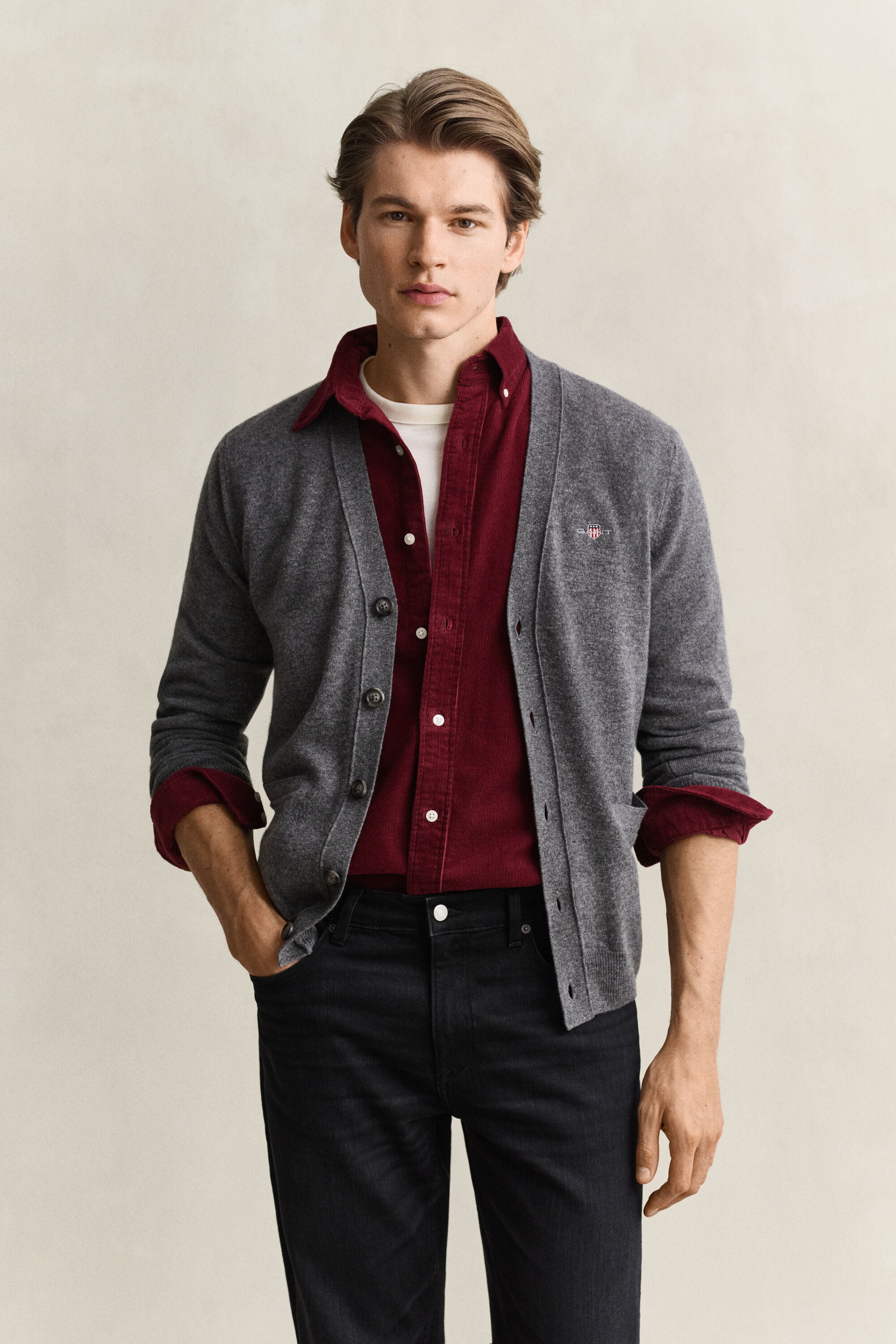 Cardigan con scollo a V in lana d’agnello