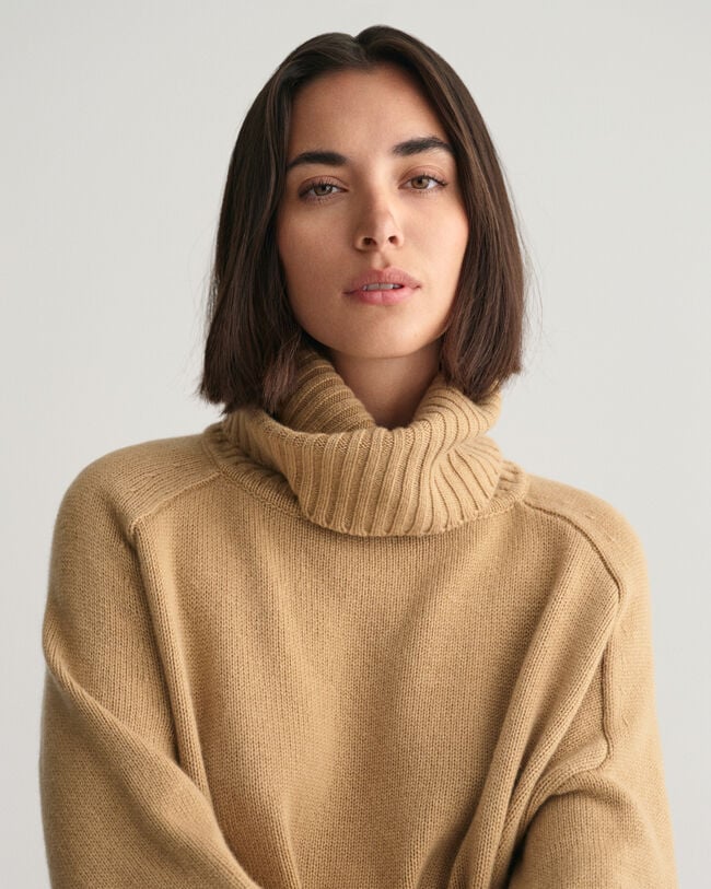 Maglia con collo alto in cashmere