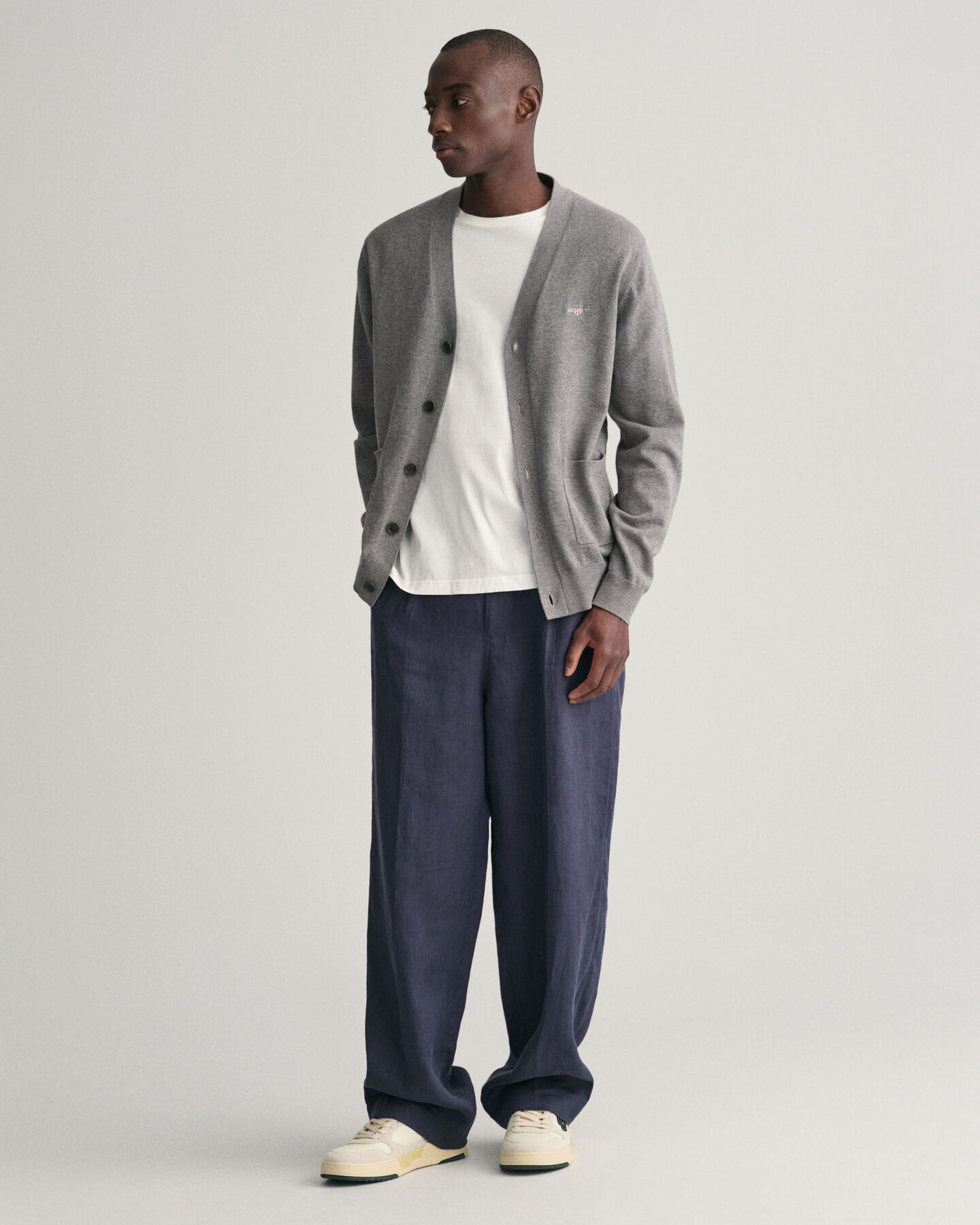 Cardigan in cotone classico con scollo a V