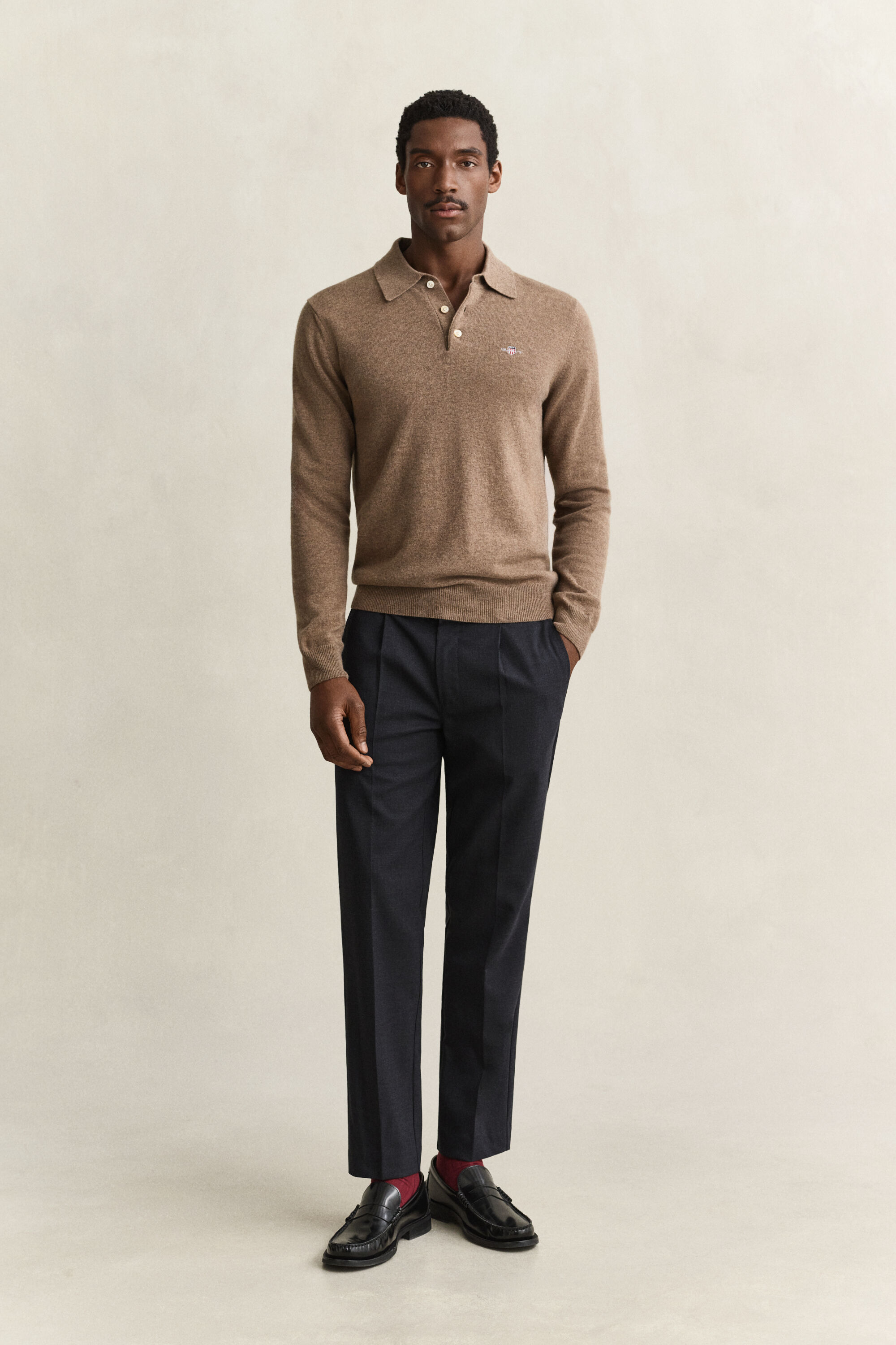 Pantaloni in lana stretti in fondo