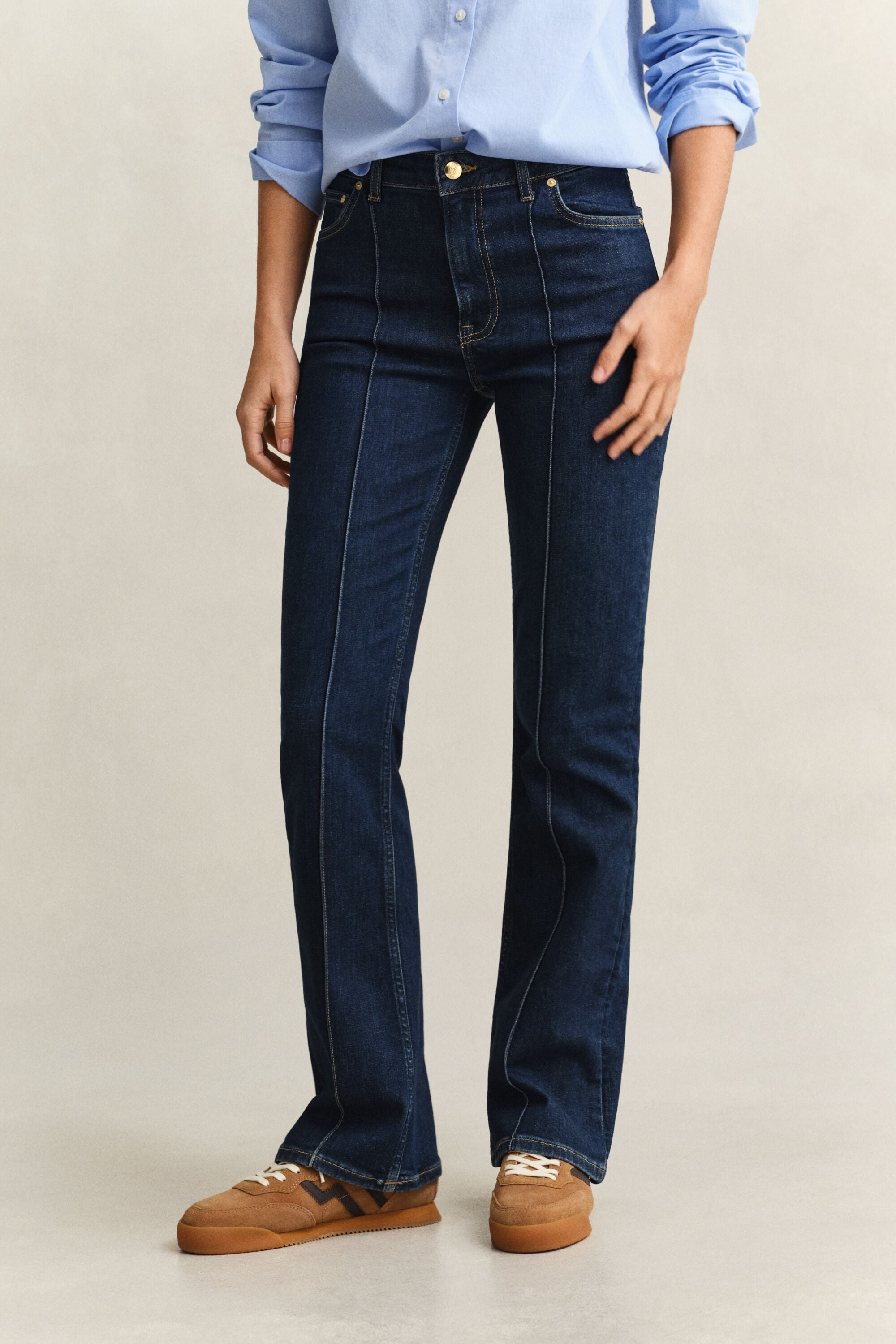 Jeans svasati con pinces slim