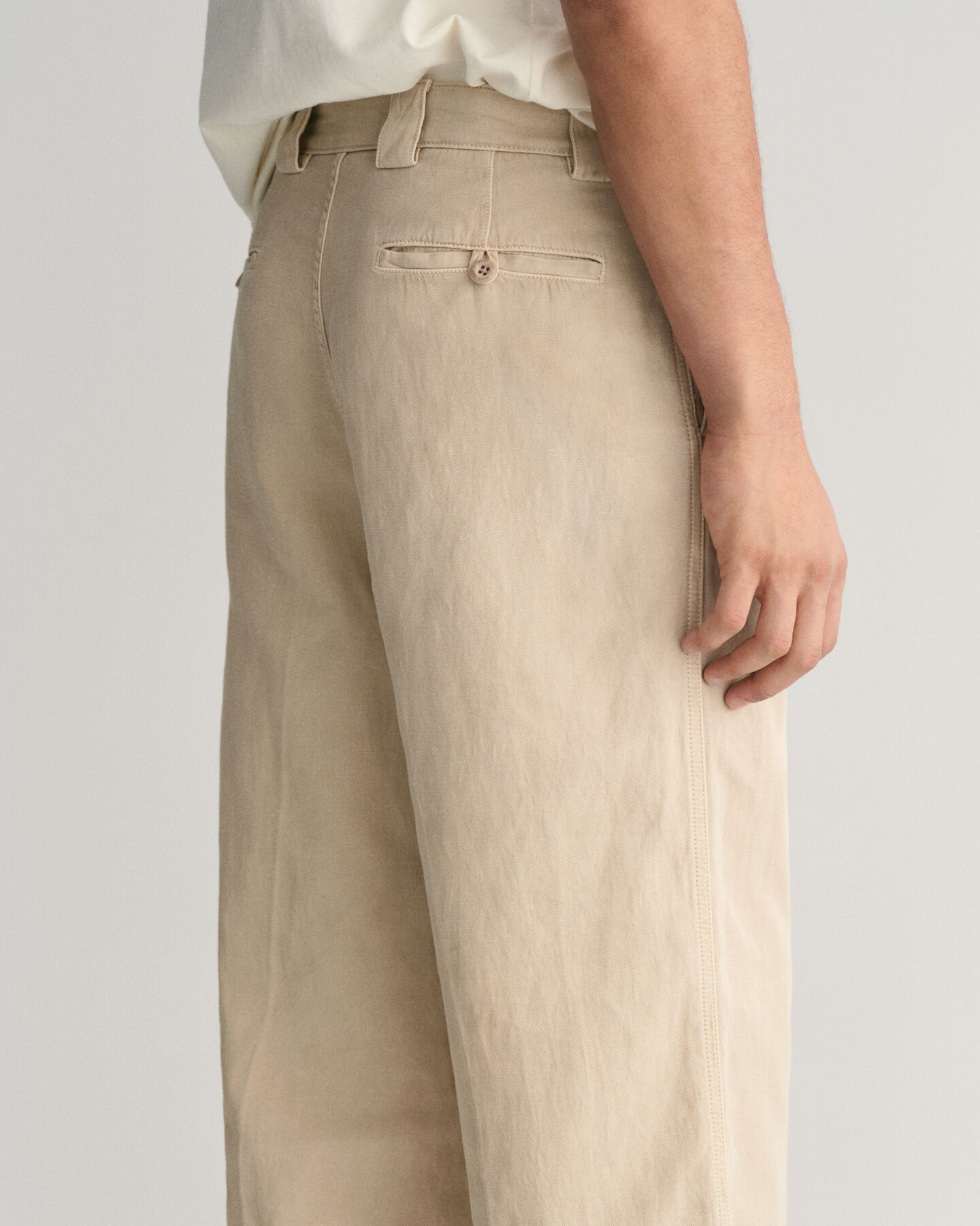 Pantaloni chino in misto cotone-lino plissettati