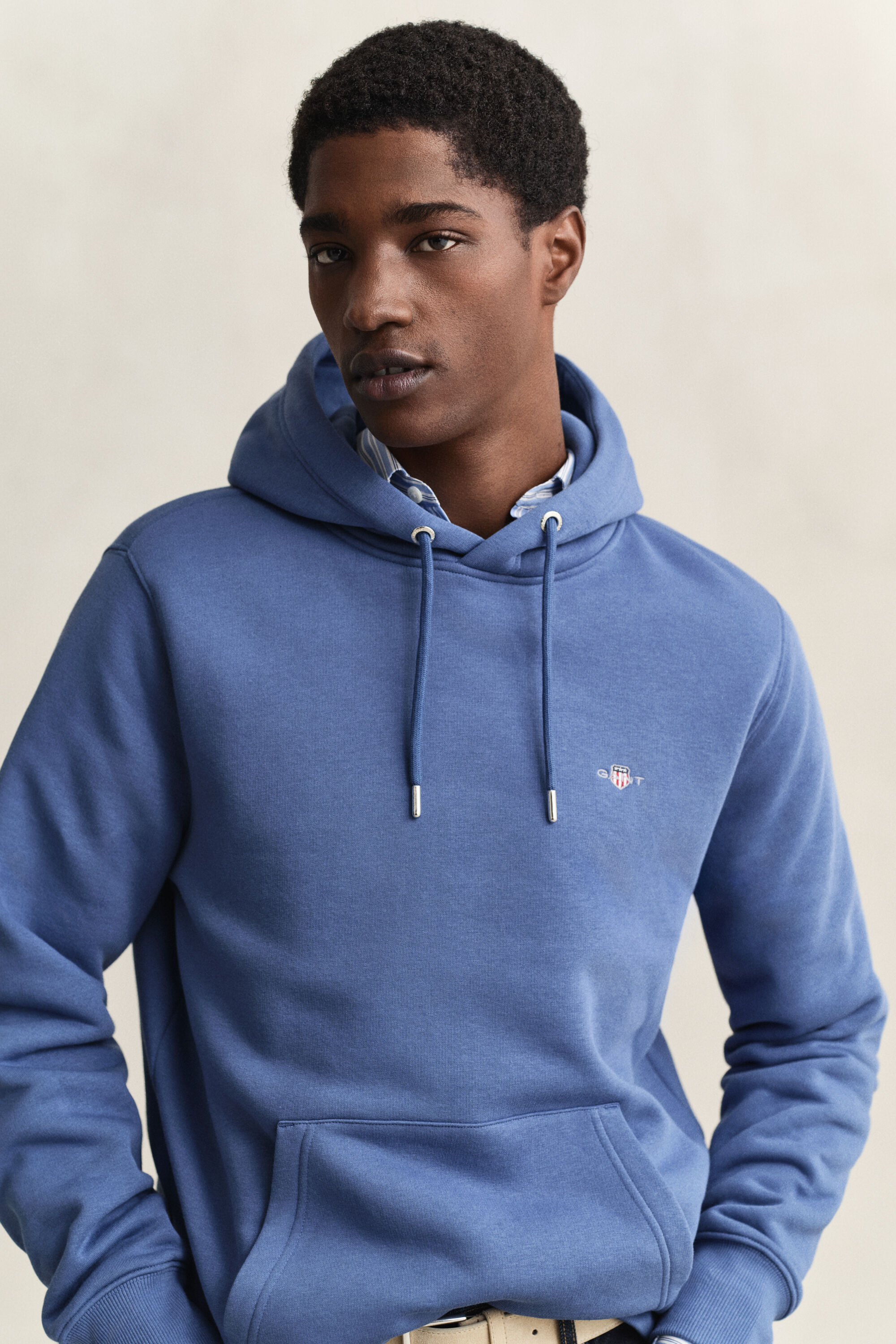 Felpa Shield con cappuccio