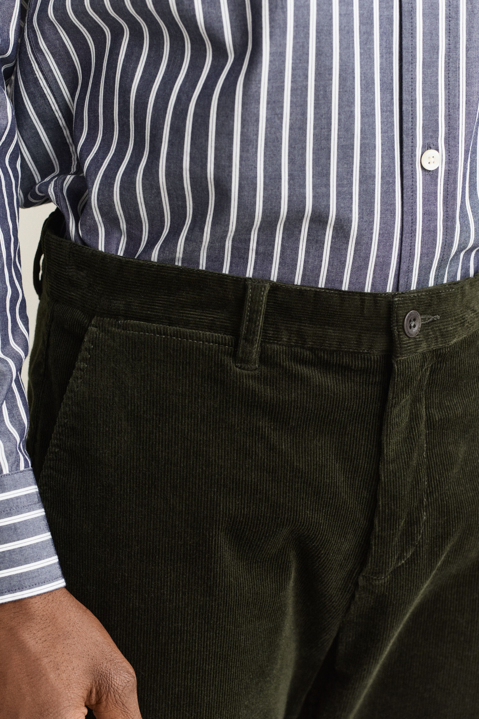 Pantaloni chino in velluto a coste regular