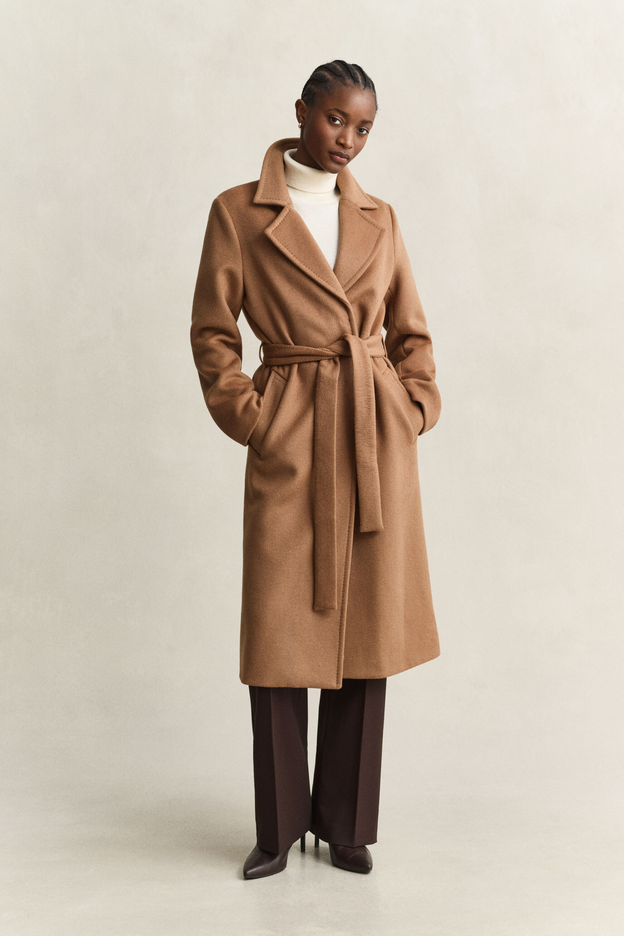 Cappotto con cintura in misto lana