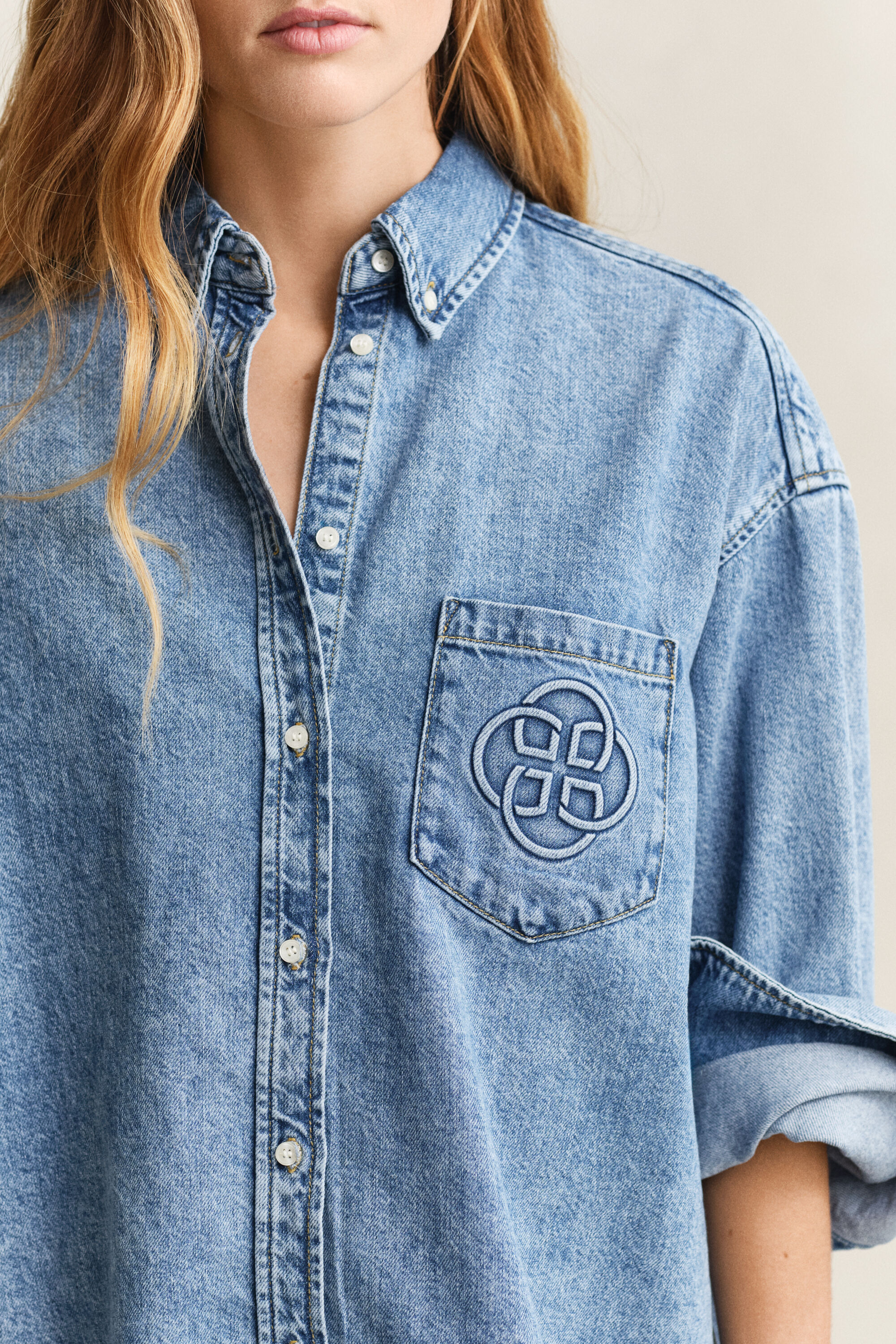 Camicia in denim con ricami