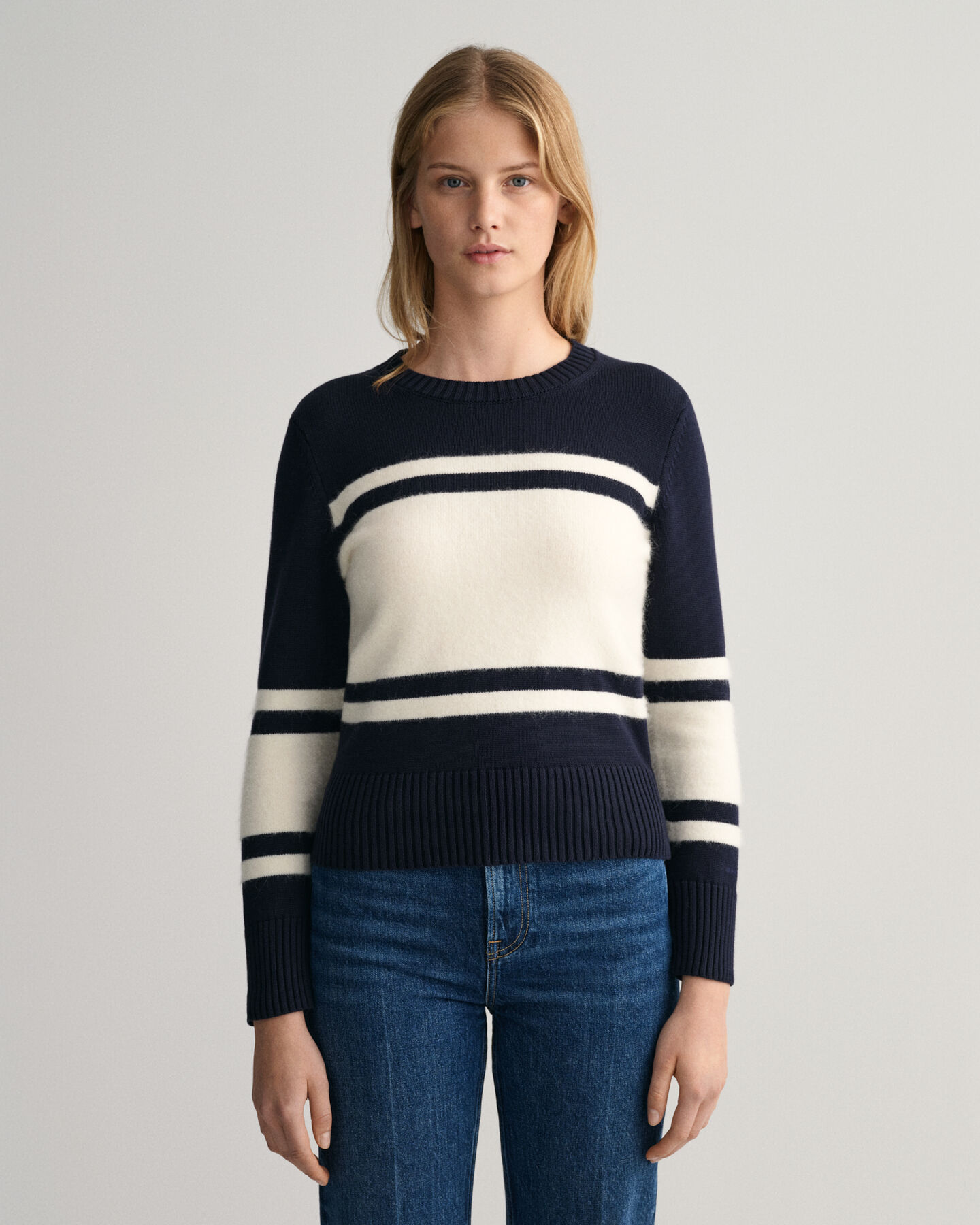 Maglia girocollo a righe larghe