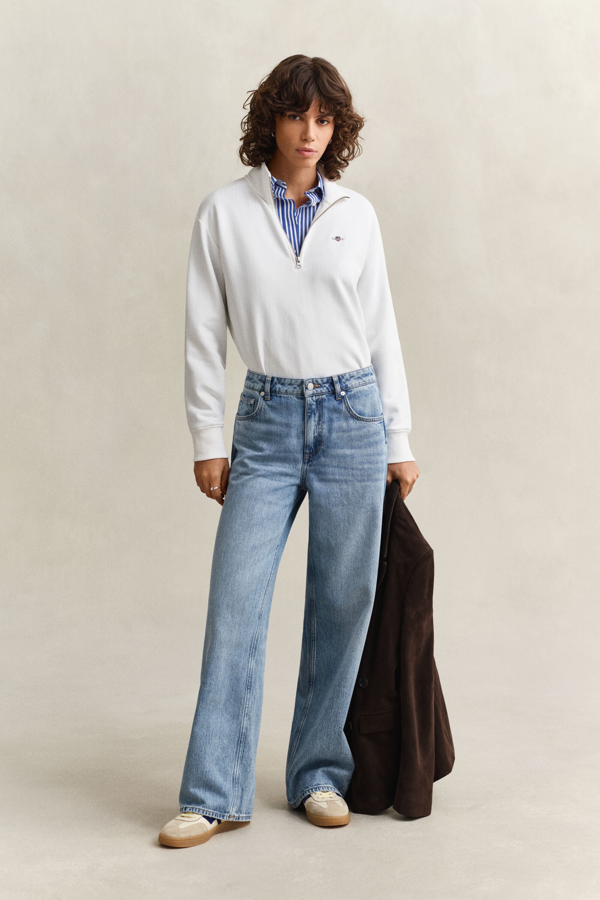 Felpa Shield con zip corta