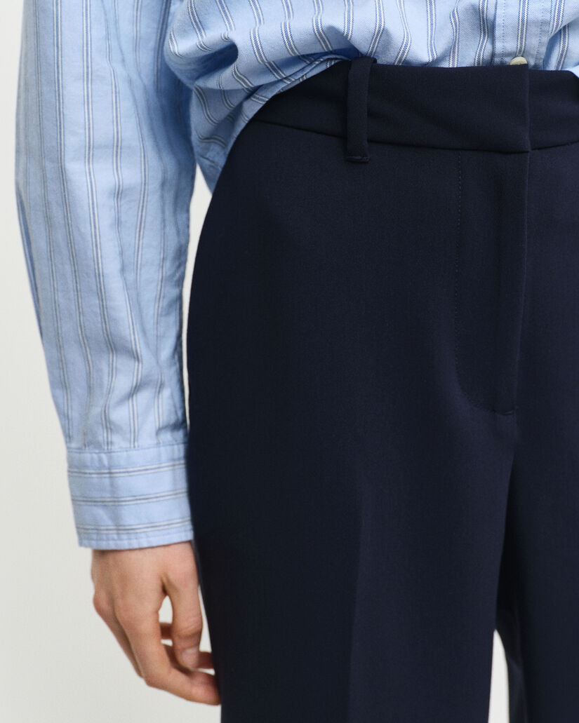Pantaloni eleganti svasati slim fit
