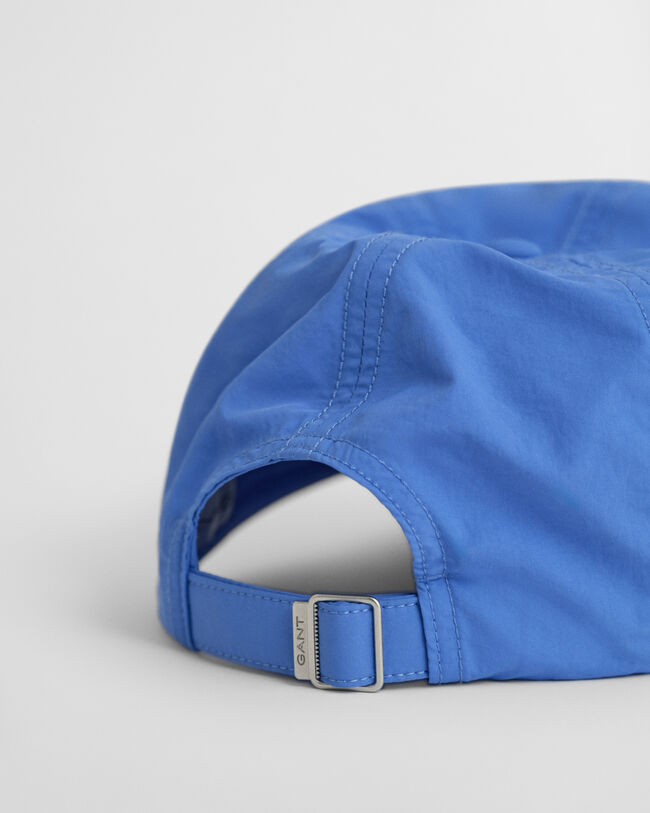 Cappellino effetto stropicciato con grafica piccola