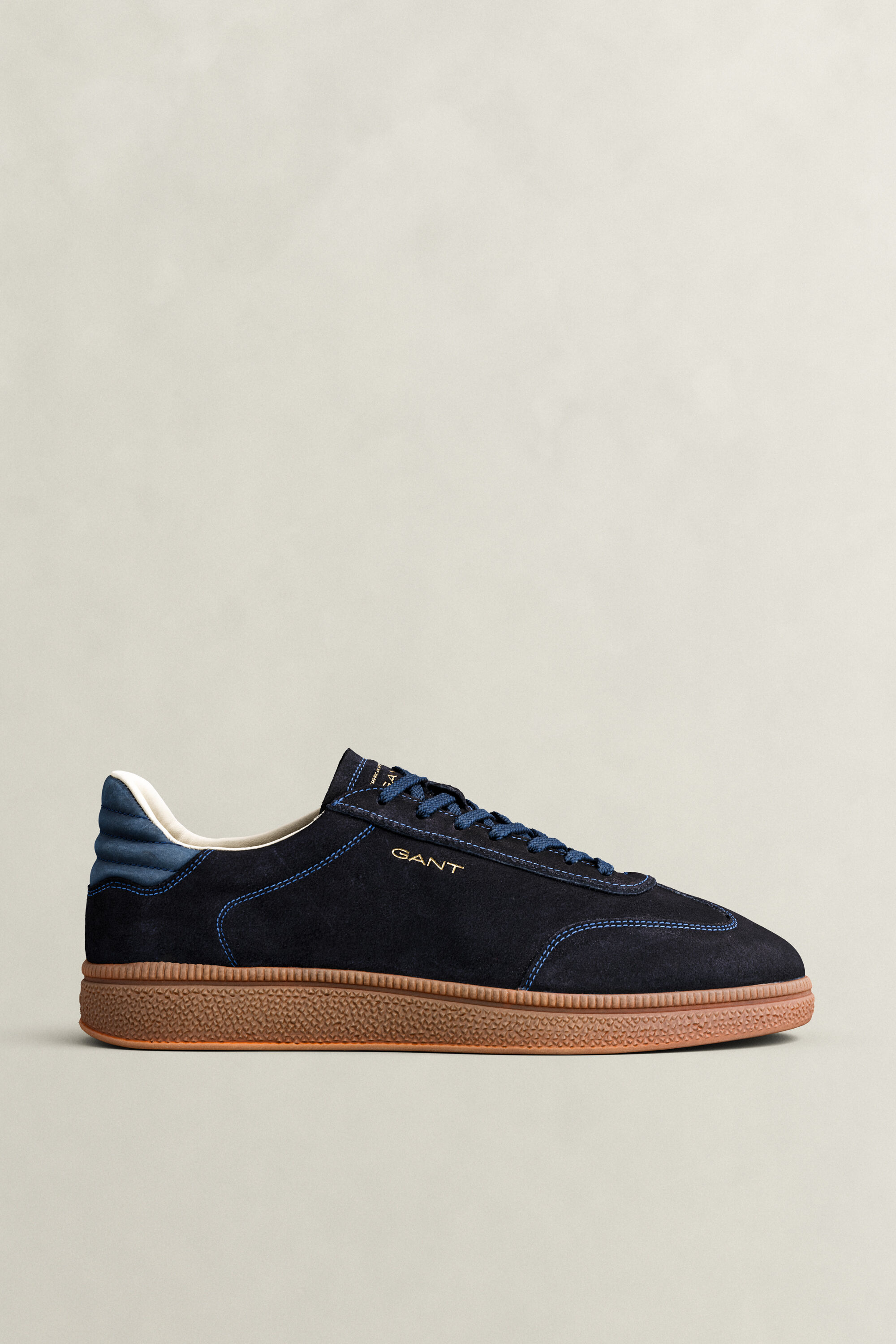 Sneakers Cuzmo in camoscio