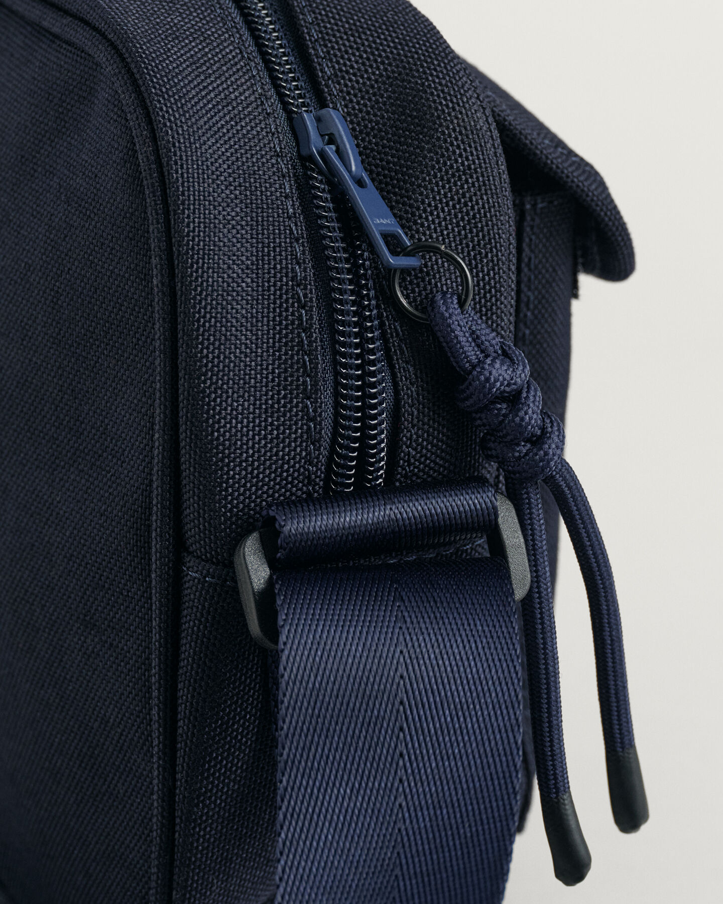 Borsa Contrast Shield Teens