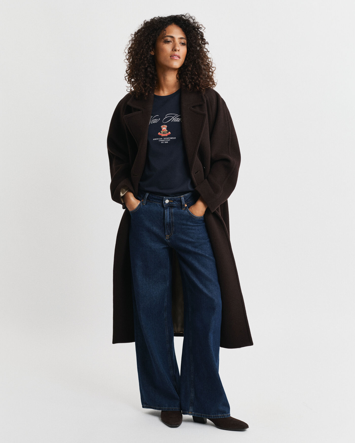 T-shirt Crest Graphic