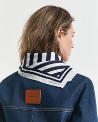 Foulard di seta con stampa chevron