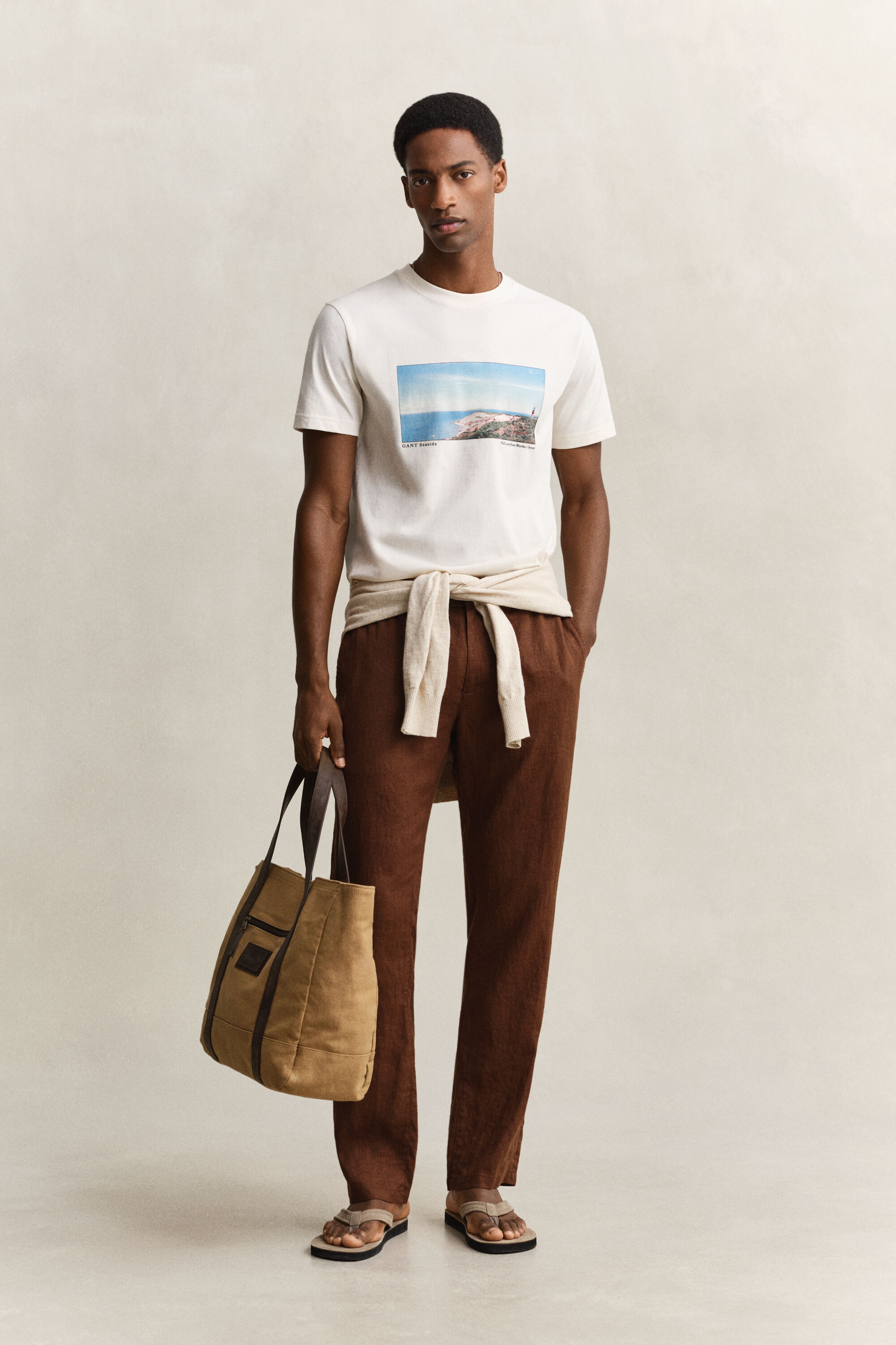 T-shirt con grafica Scenery