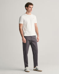 Pantaloni chino in twill stretti in fondo