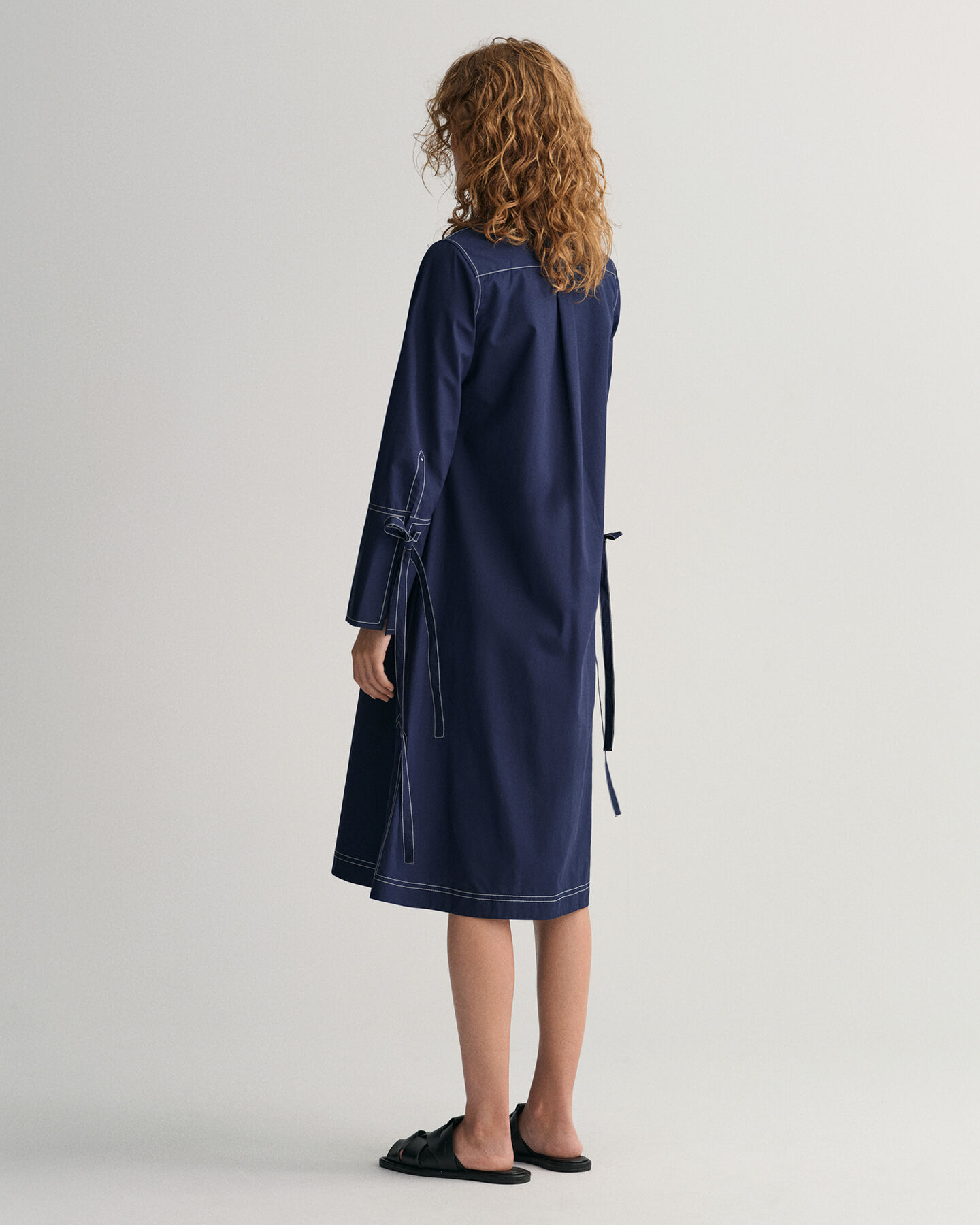 Abito chemisier con cuciture a contrasto