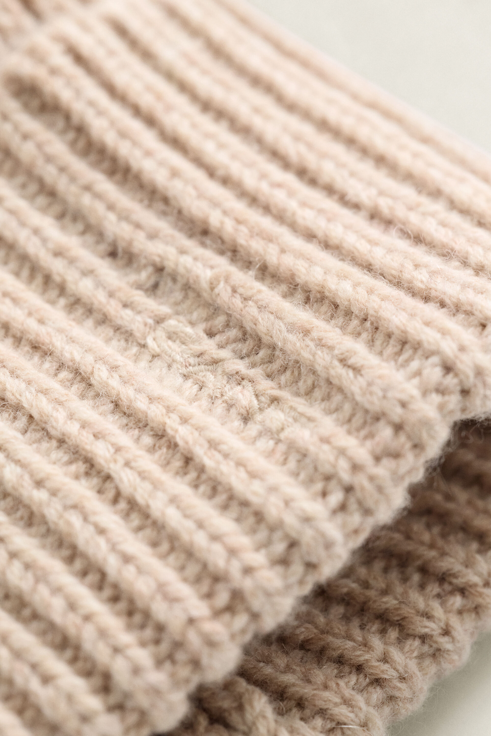 Berretto a coste in lana misto cashmere