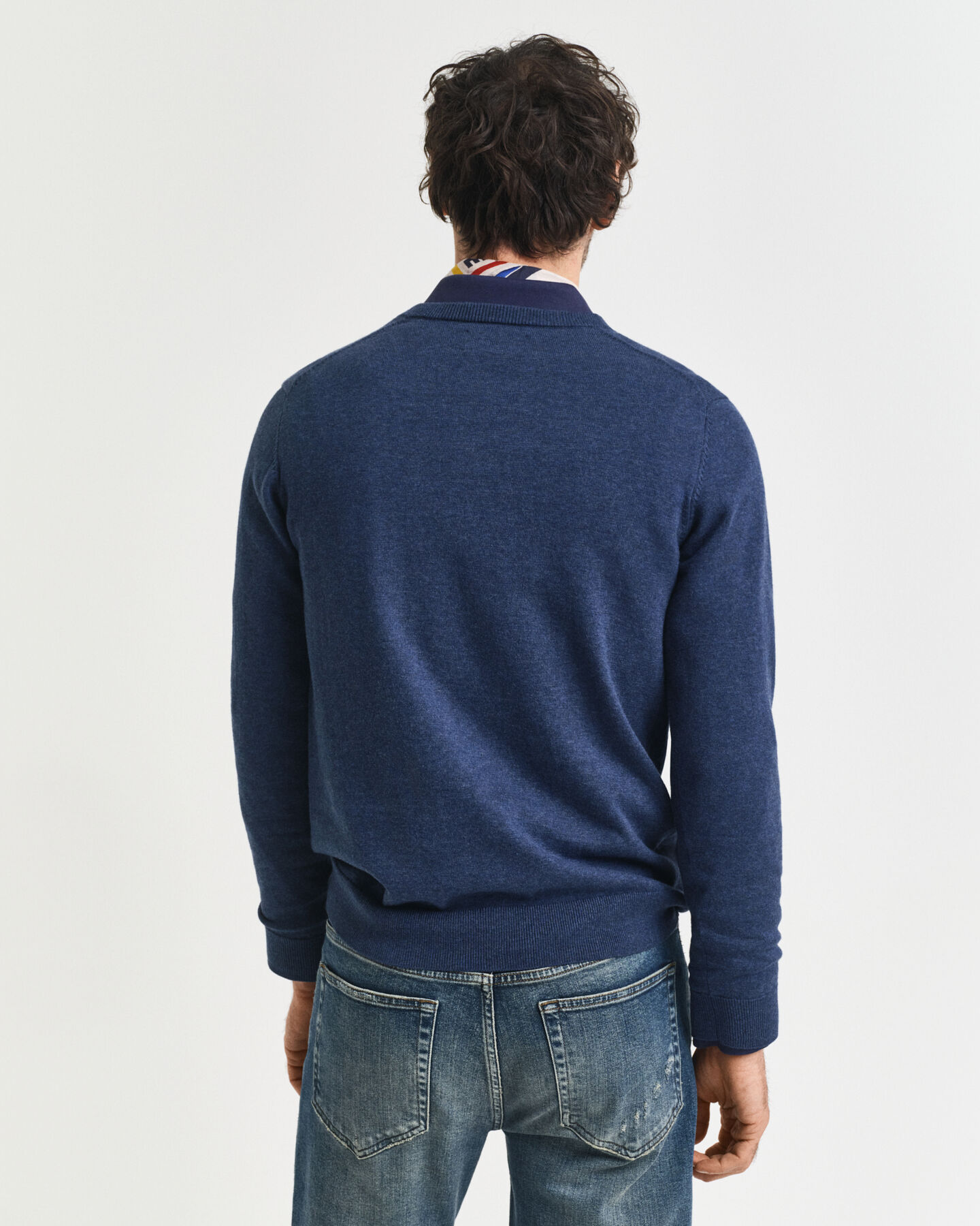 Maglia in cotone con scollo a V classico