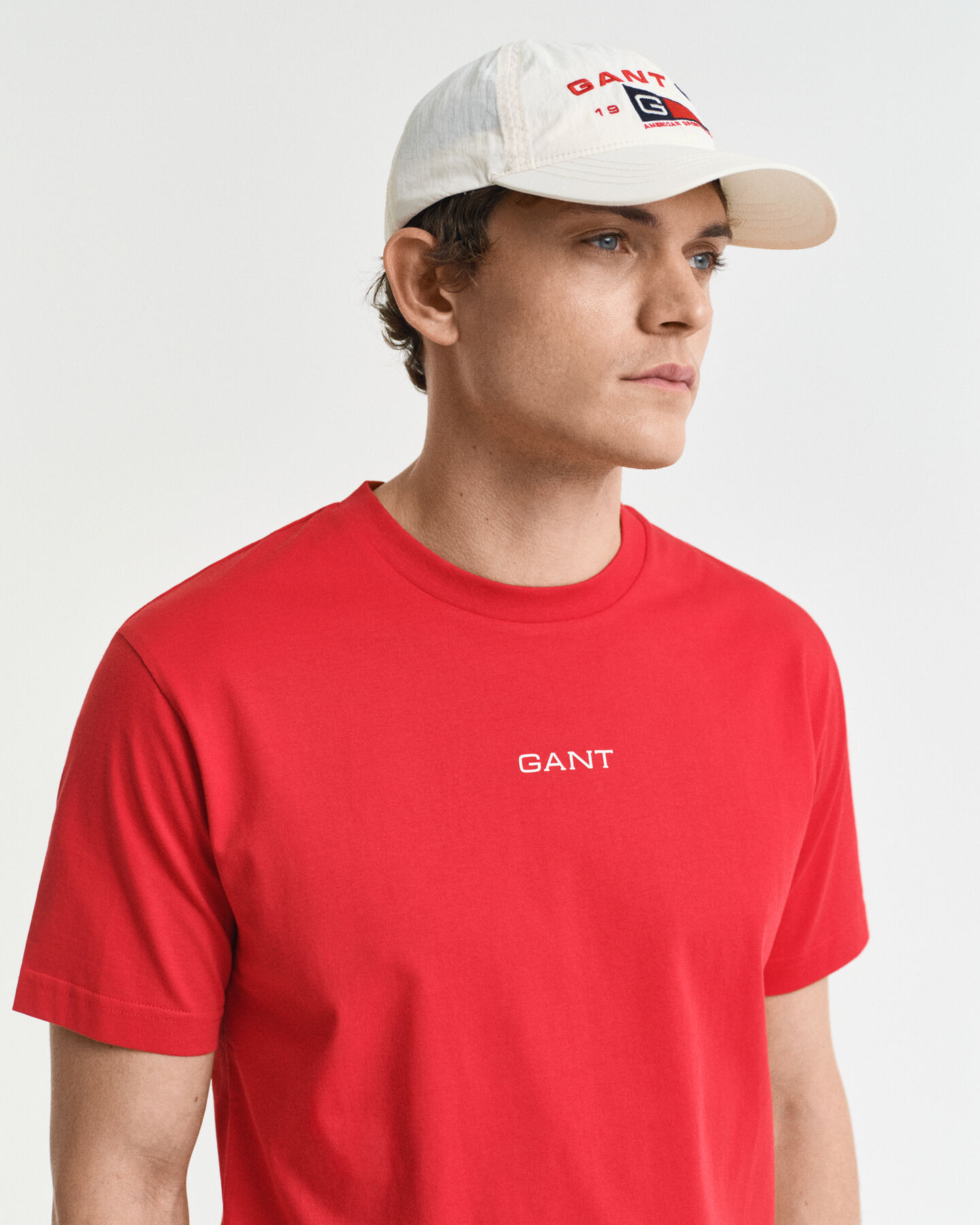 T-shirt con GANT Graphic piccola