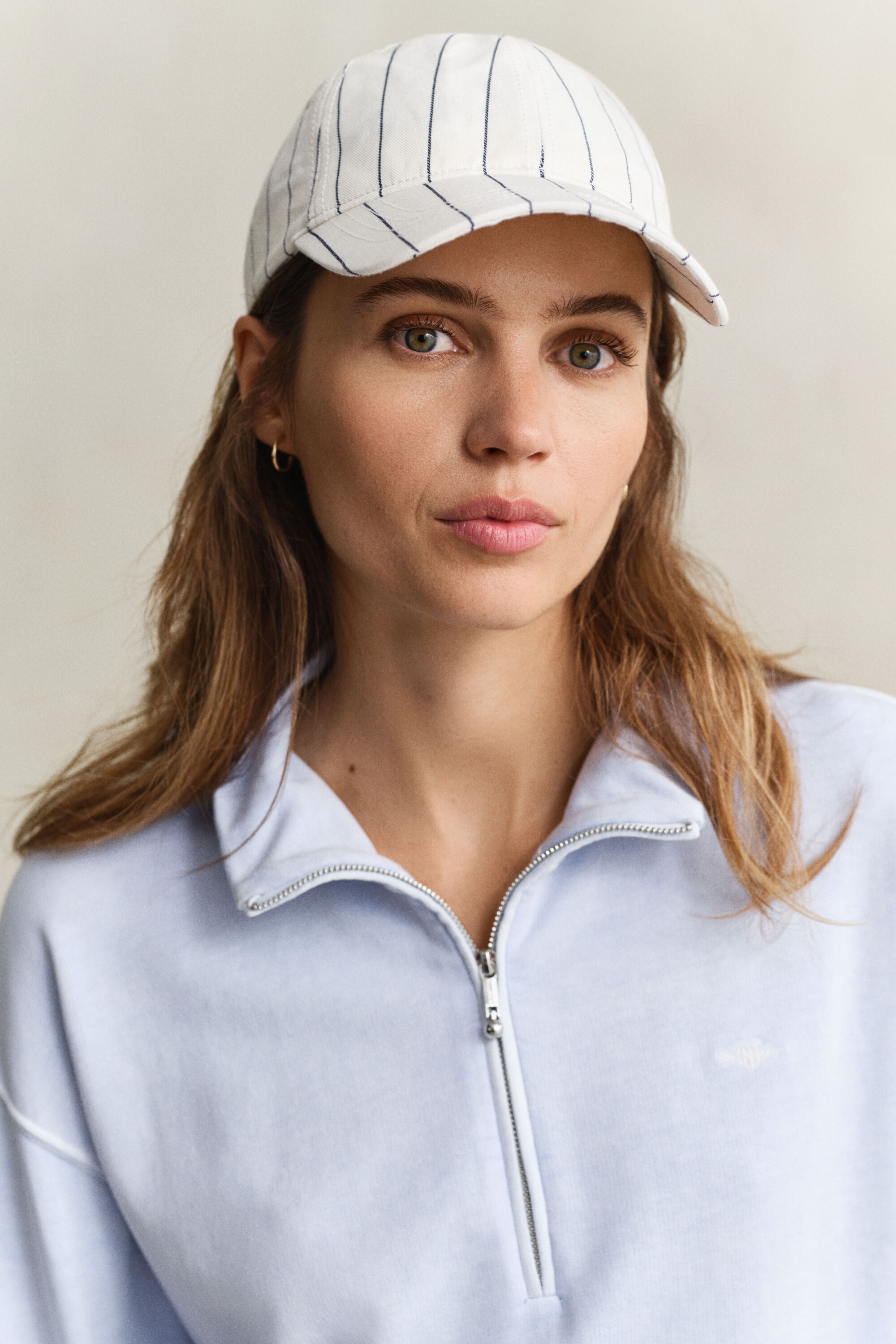 Felpa Shield délavé con zip corta