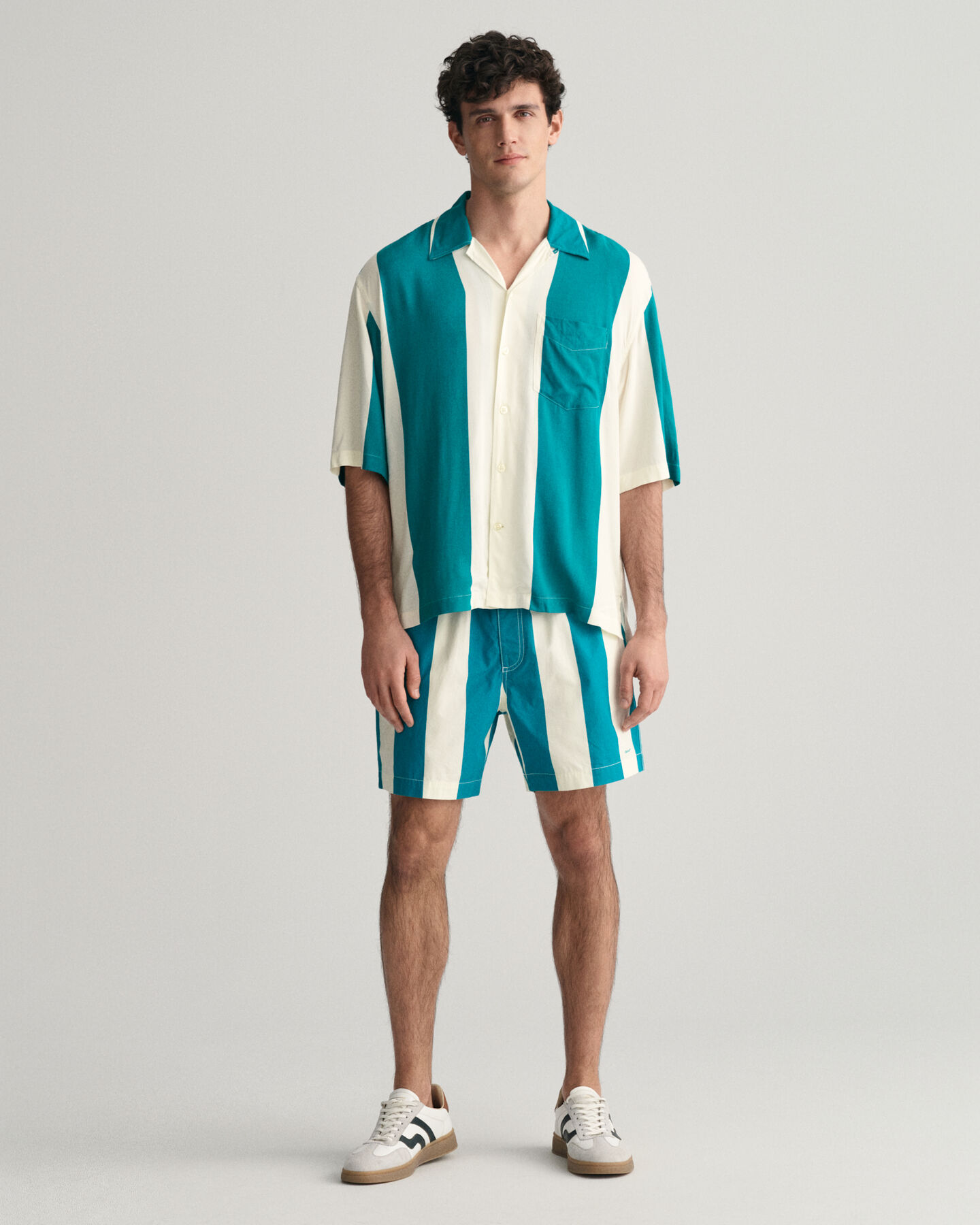 Camicia a maniche corte in viscosa relaxed fit