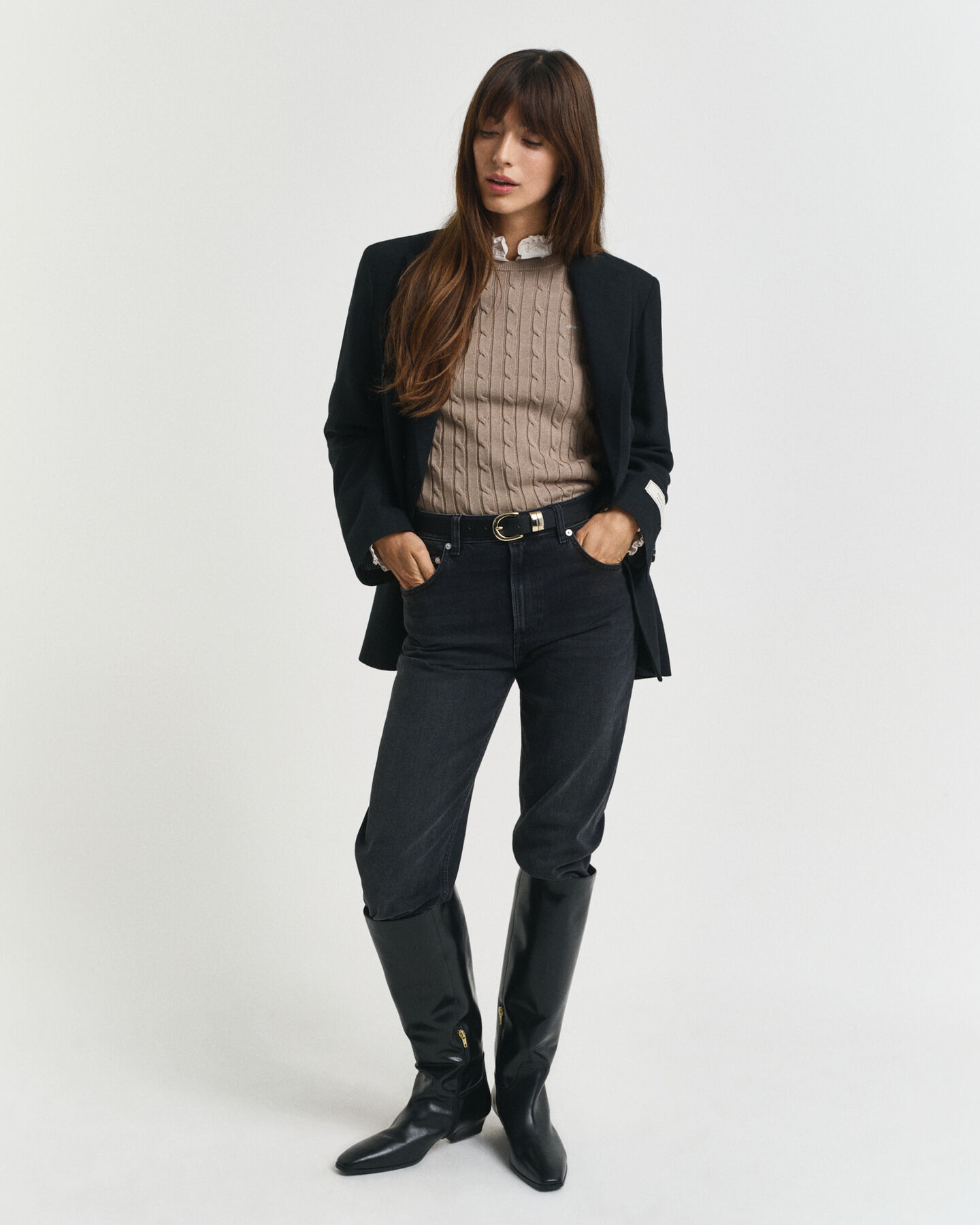 Maglia girocollo in cotone elasticizzato a trecce