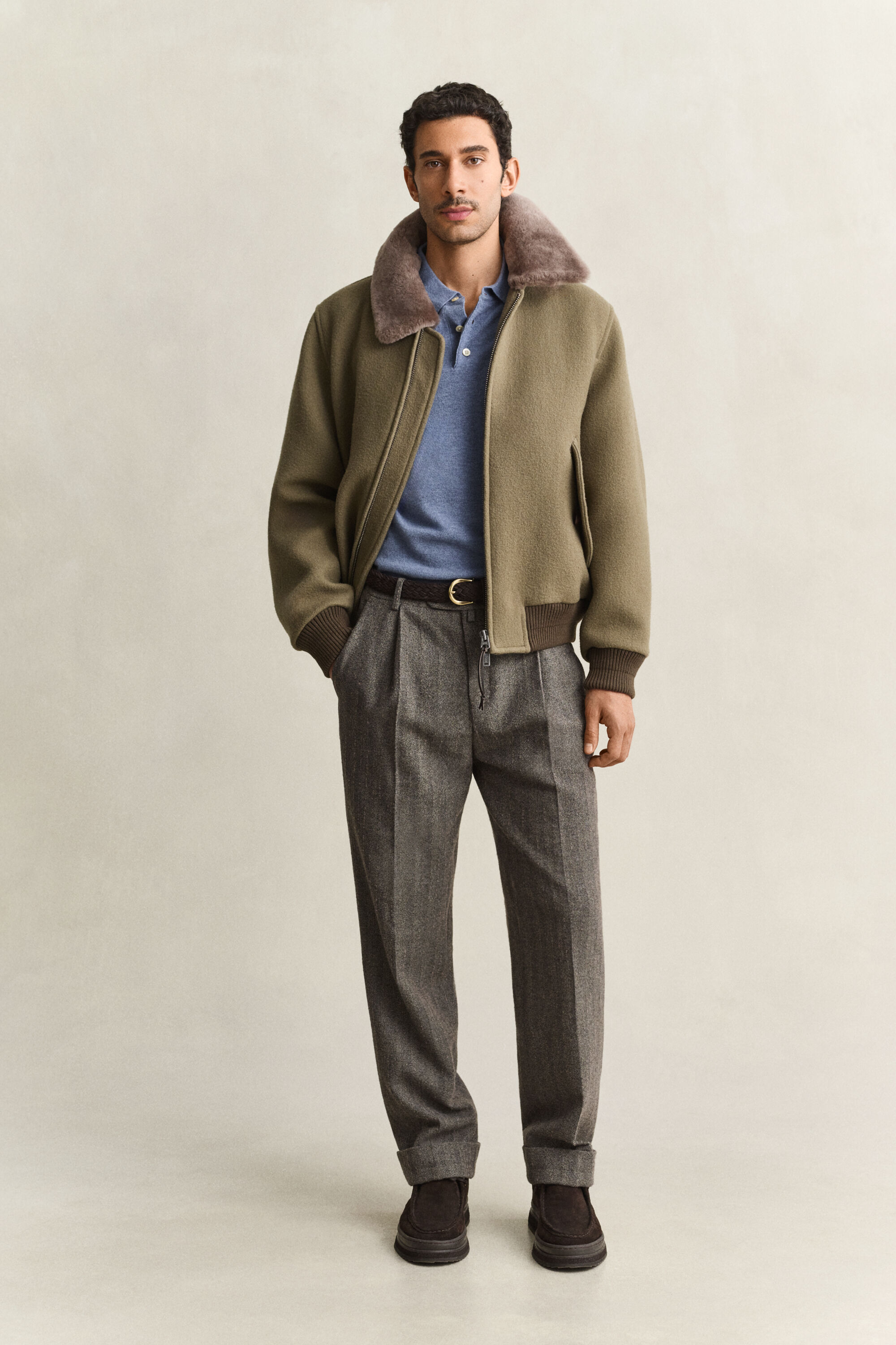 Pantaloni gessati eleganti