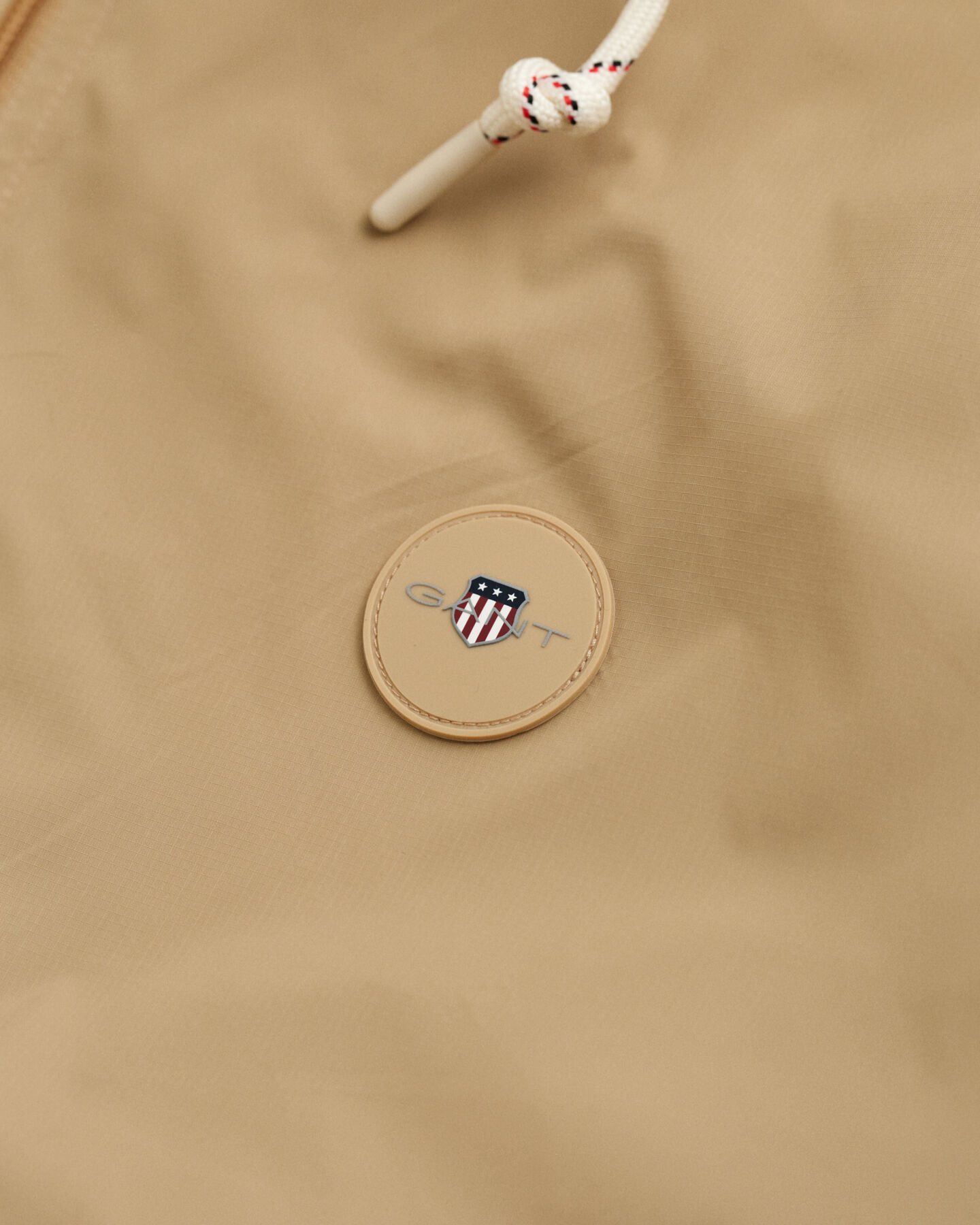 Windbreaker ripiegabile leggero