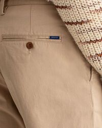 Pantaloni chino in twill regular fit