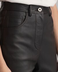 Pantaloni in pelle vita alta alla caviglia