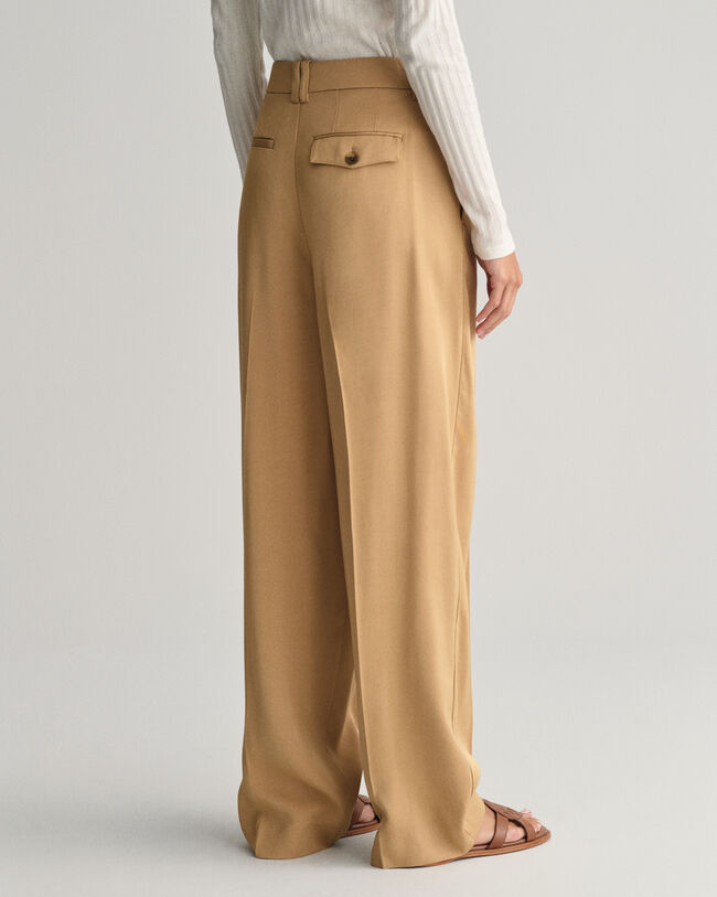 Pantaloni chino a gamba larga a vita bassa loose fit