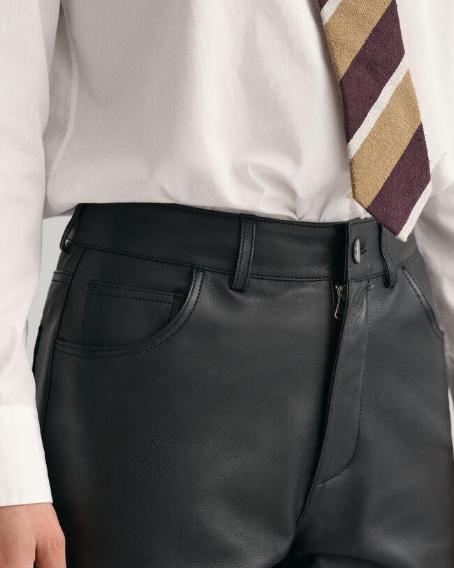 Pantaloncini in pelle a gamba dritta