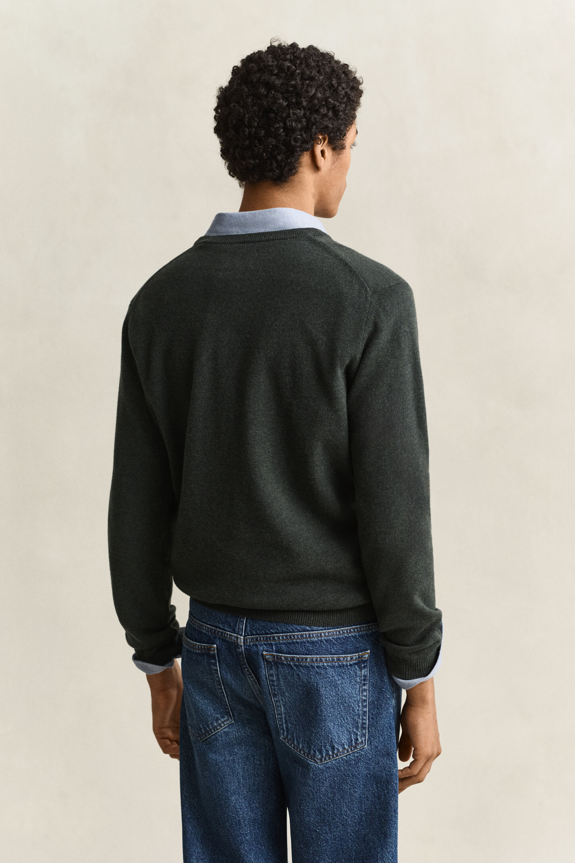 Maglia con scollo a V in lana d’agnello