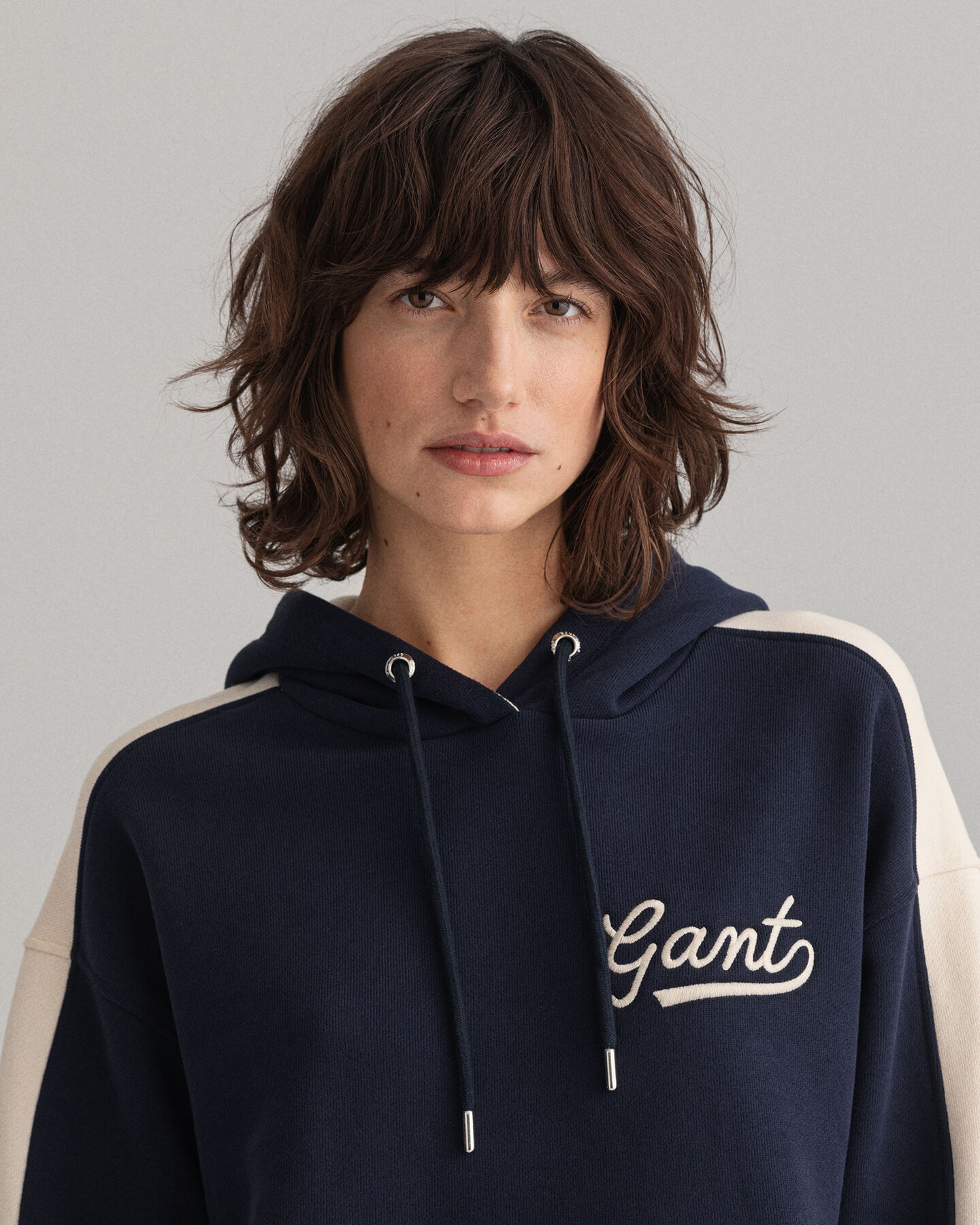 Felpa con cappuccio a blocchi di colore