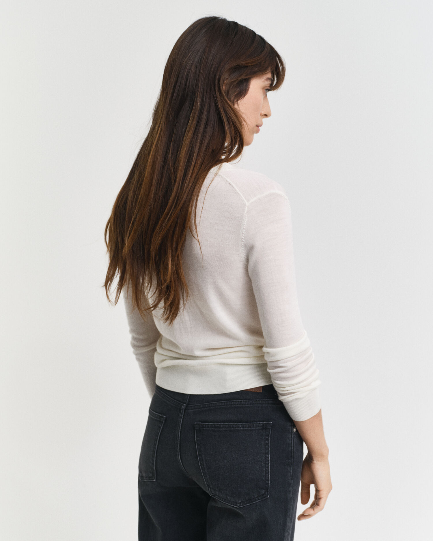 Maglia con scollo a V in finissima lana merino