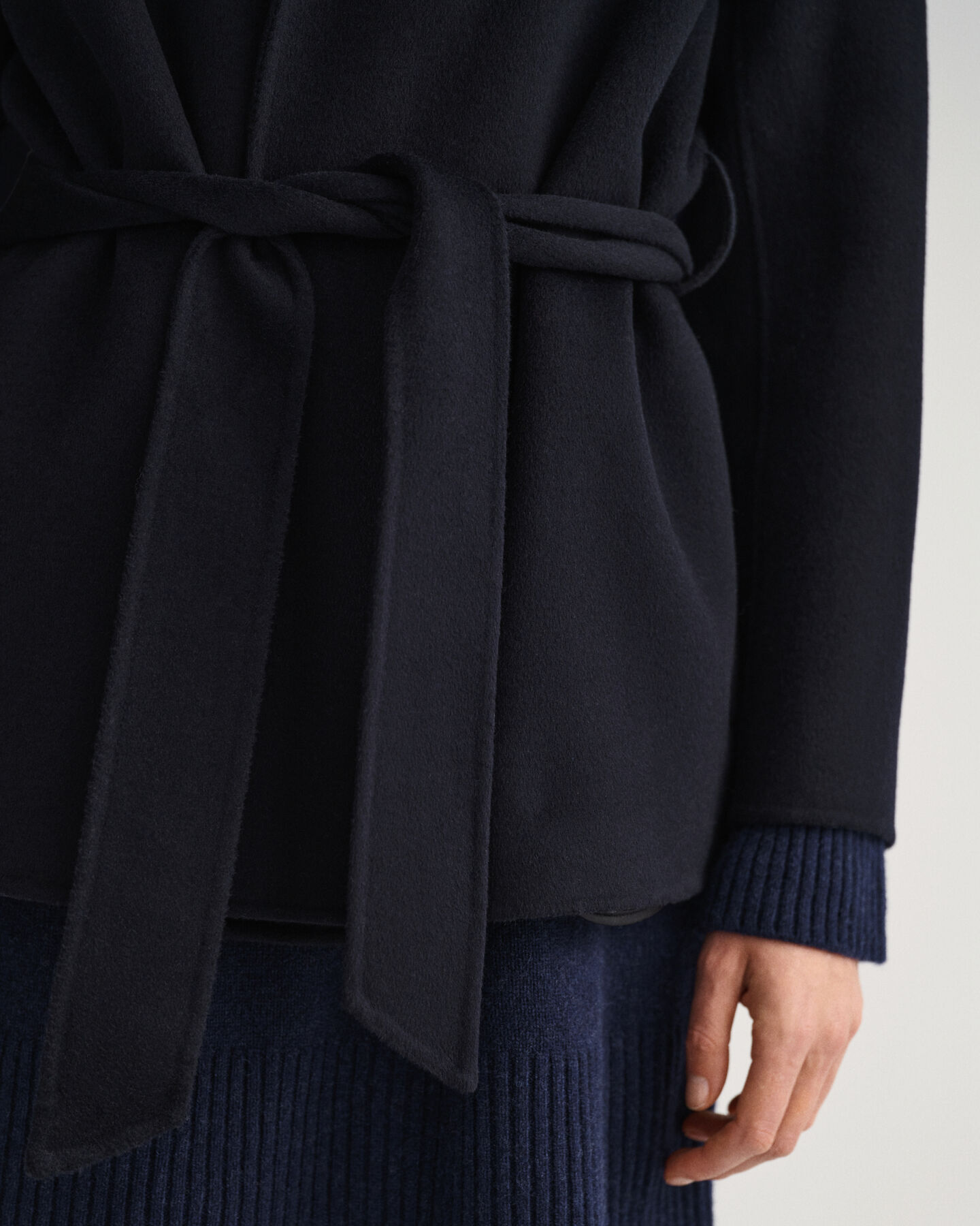 Blazer cucito a mano con cintura