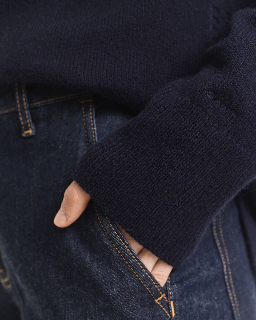 Maglia a collo alto in morbido lana misto cashmere