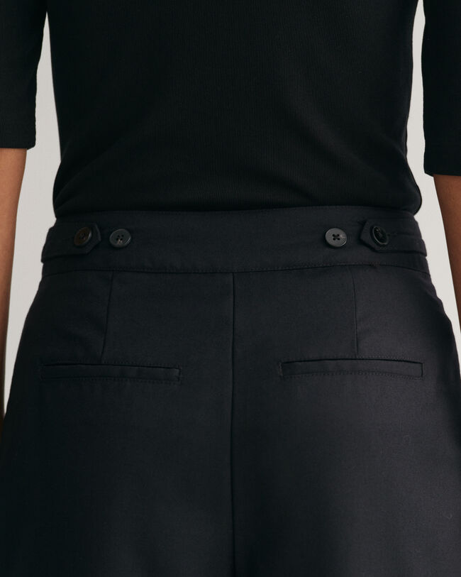 Pantaloni a gamba dritta e vita alta