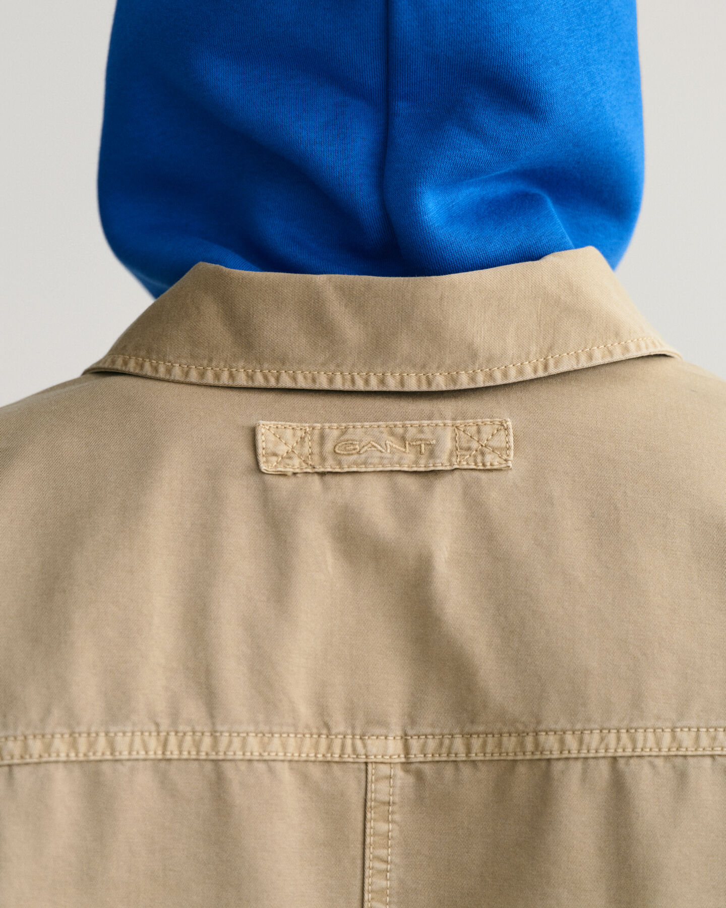 Sovracamicia in twill tinta in capo