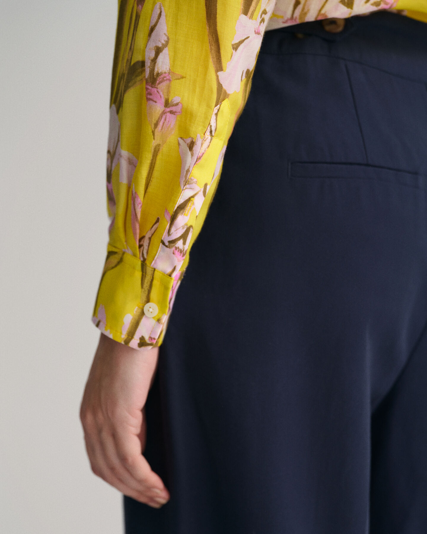 Camicia in misto cotone-seta con stampa Iris regular fit