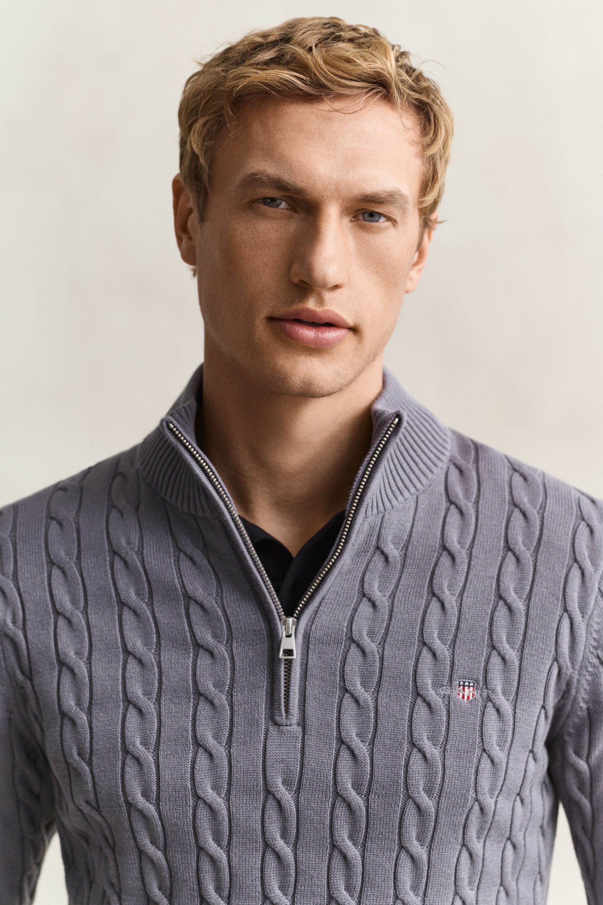 Maglia con zip corta in cotone a trecce