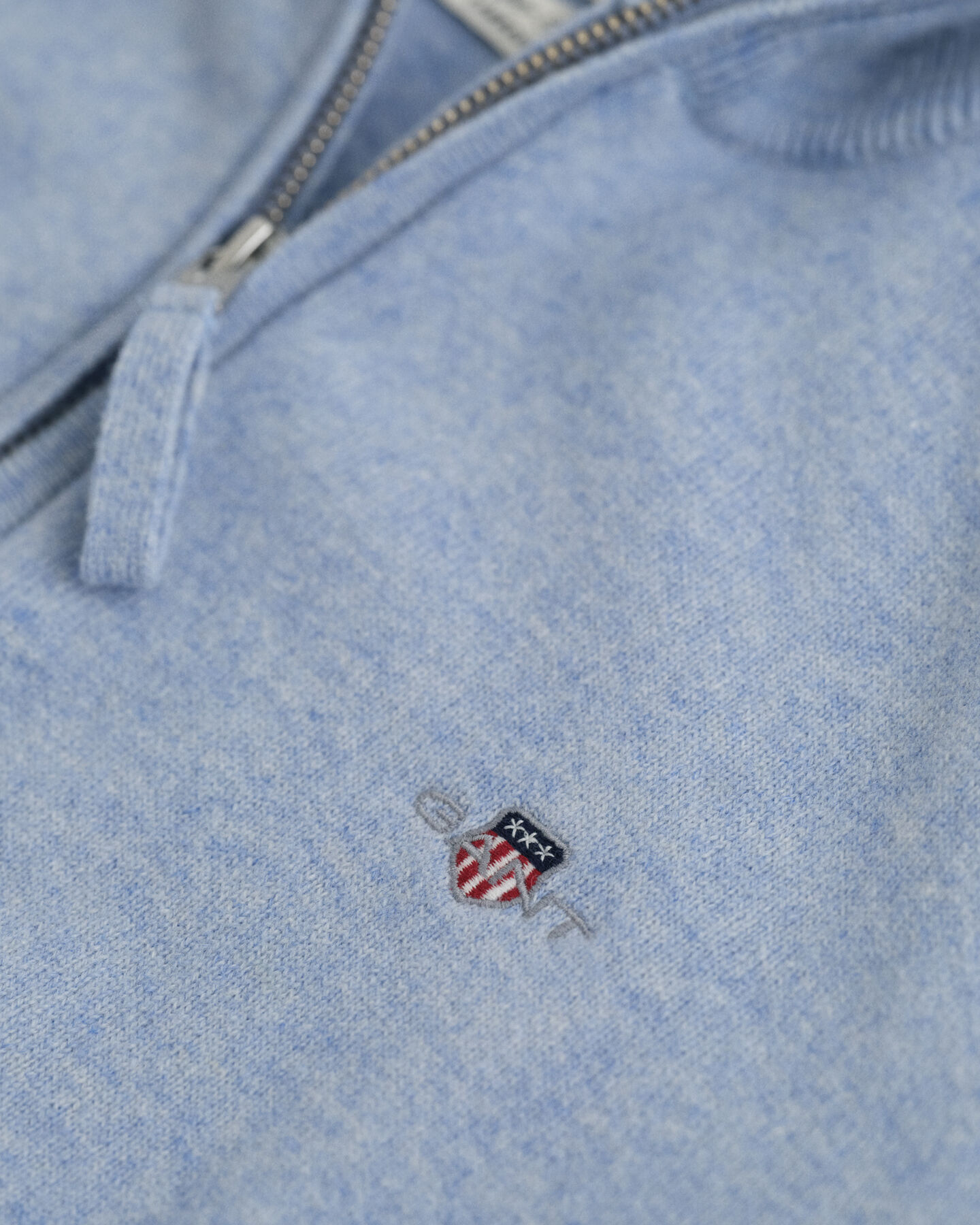 Maglia in lana d’agnello finissima con zip corta