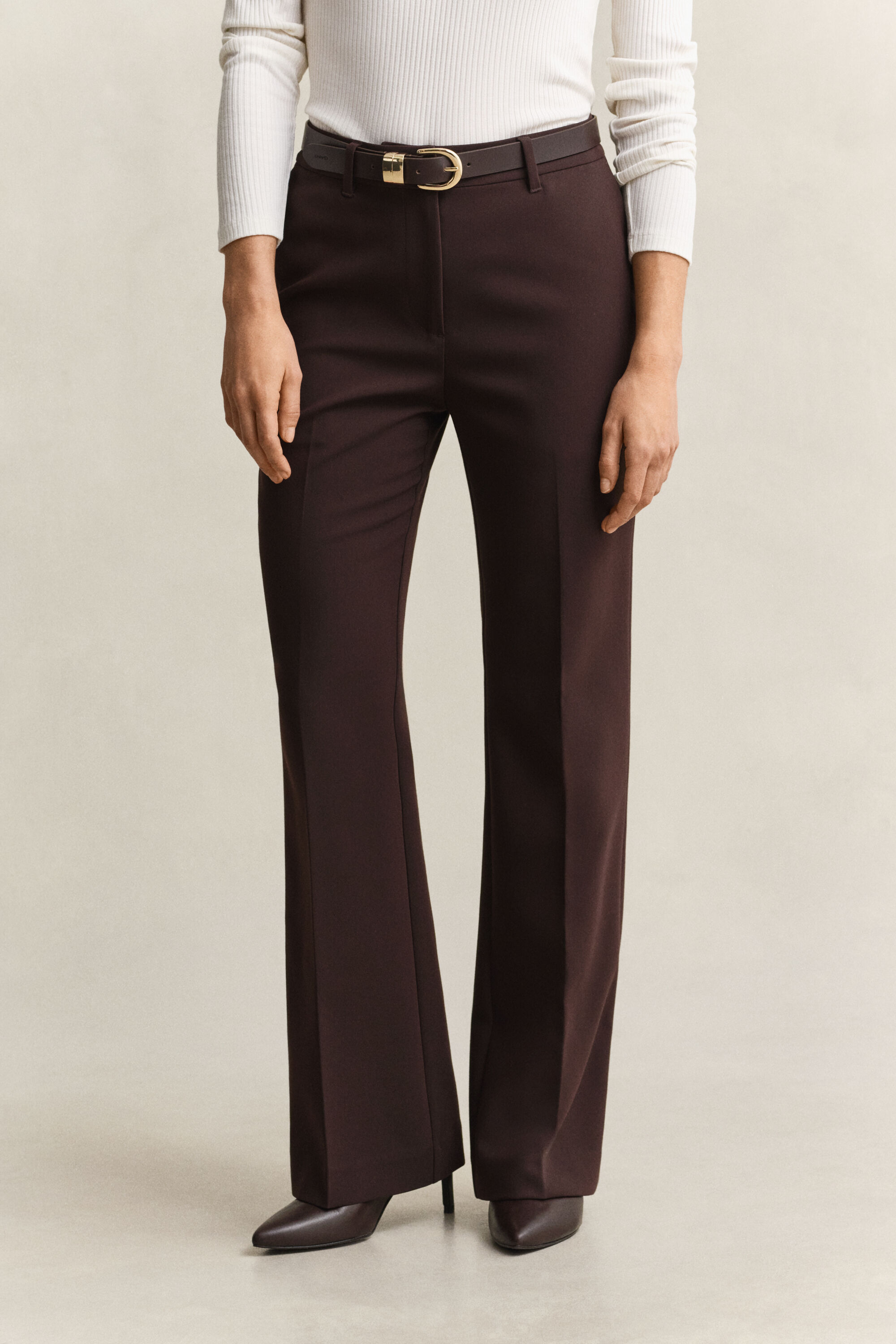 Pantaloni eleganti svasati slim fit