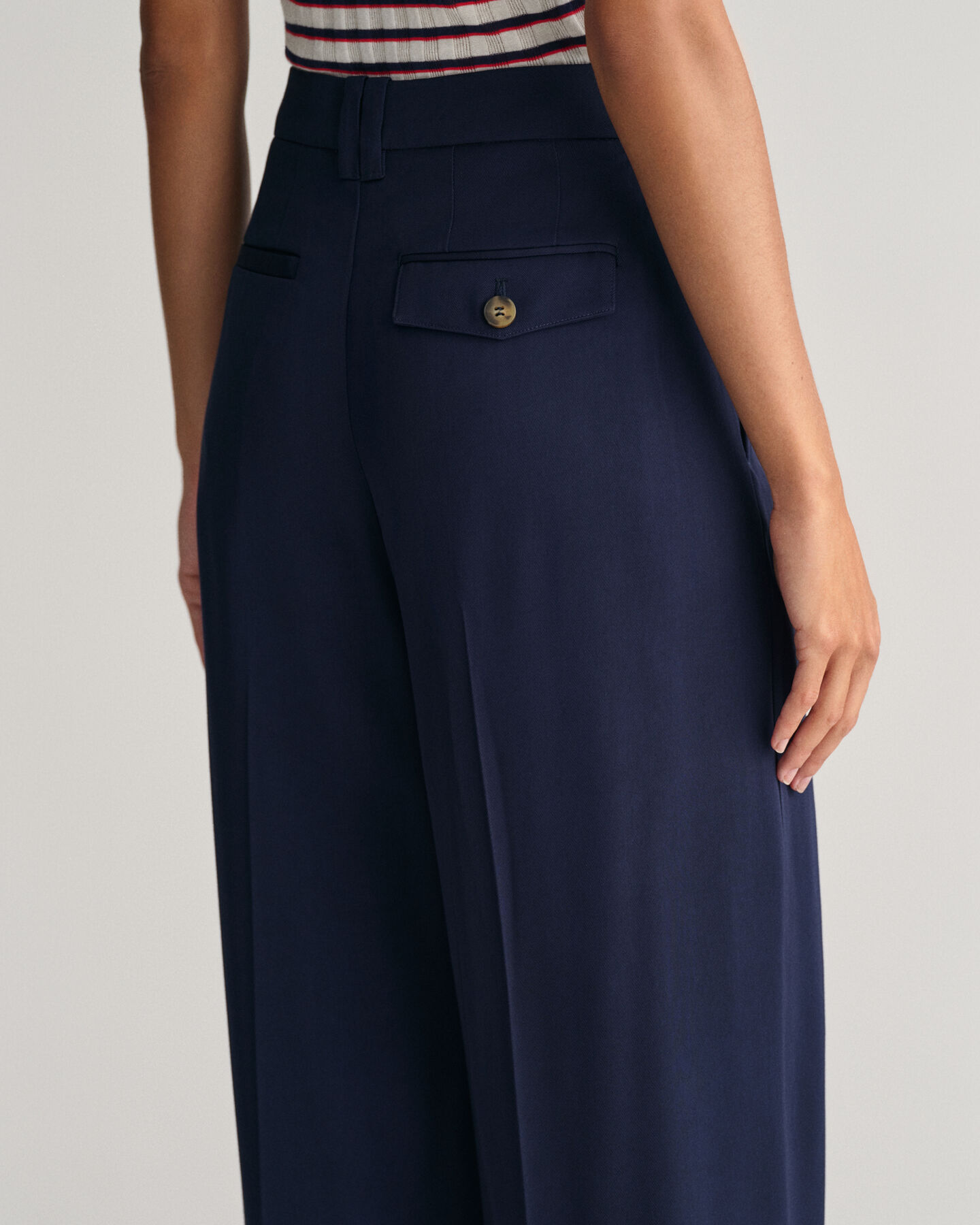 Pantaloni chino a gamba larga a vita bassa loose fit