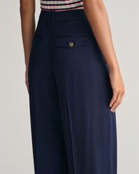 Pantaloni chino a gamba larga a vita bassa loose fit