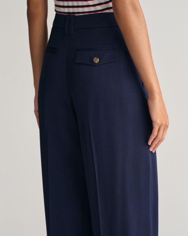 Pantaloni chino a gamba larga a vita bassa loose fit