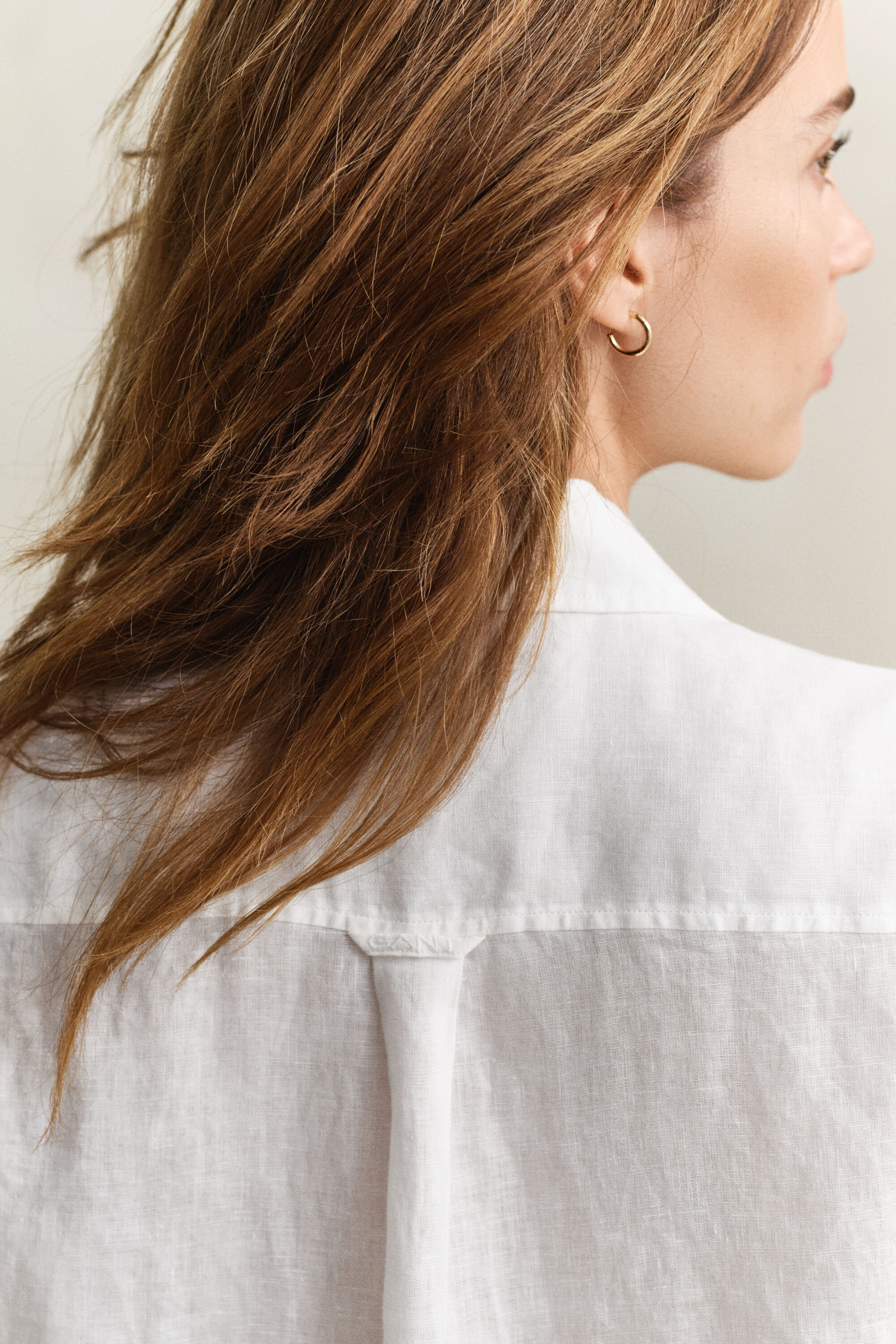 Camicia smanicata in lino