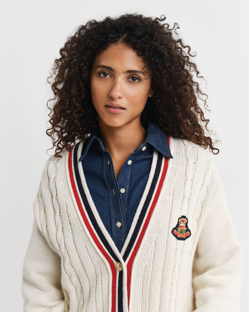 Cardigan Gant Varsity con scollo a V in maglia a trecce