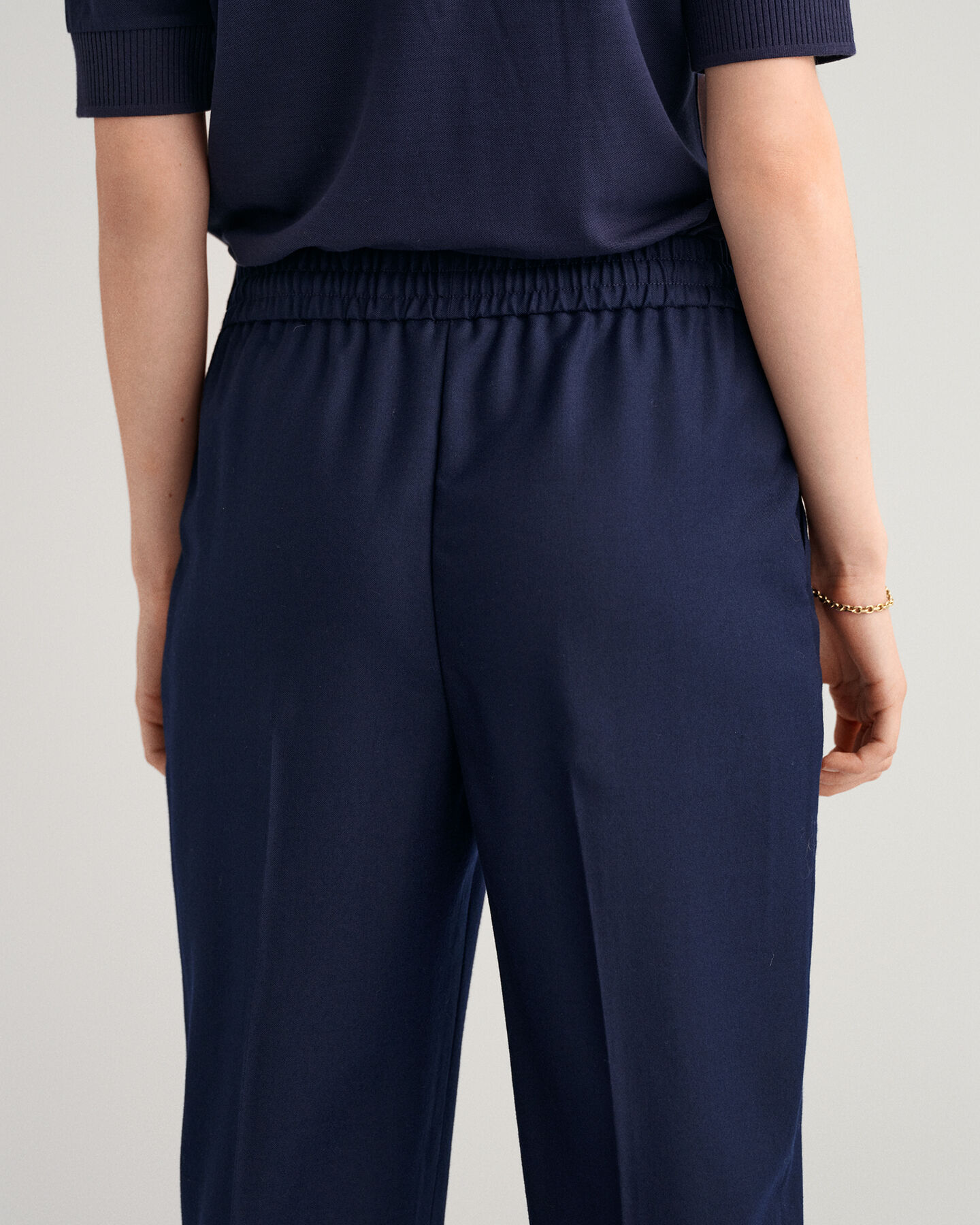 Pantaloni pull-on stretti in fondo